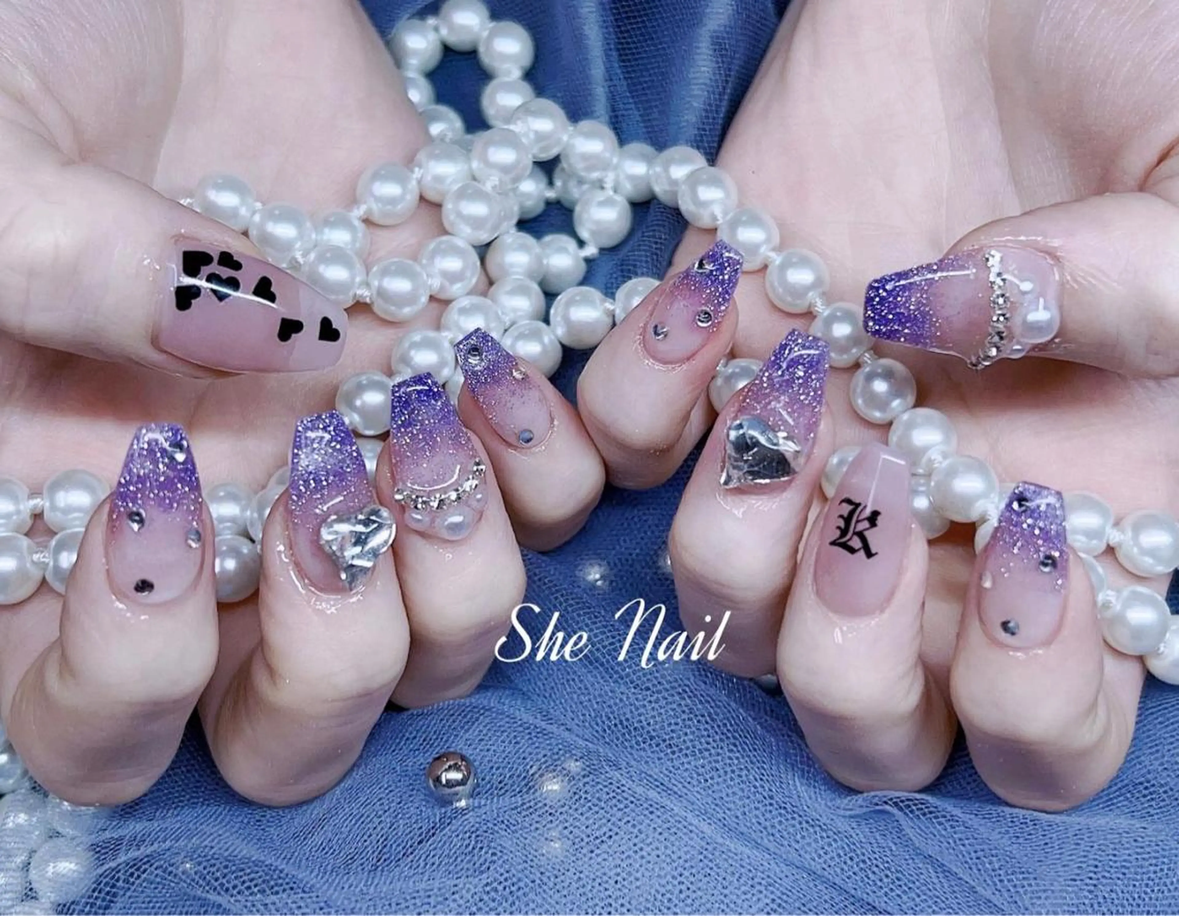 ネイル 長さ出し 持ち込み ストーンネイル ネイルチップ ハンドネイル She   Nail所属・ISA_ BELLAのネイルデザイン