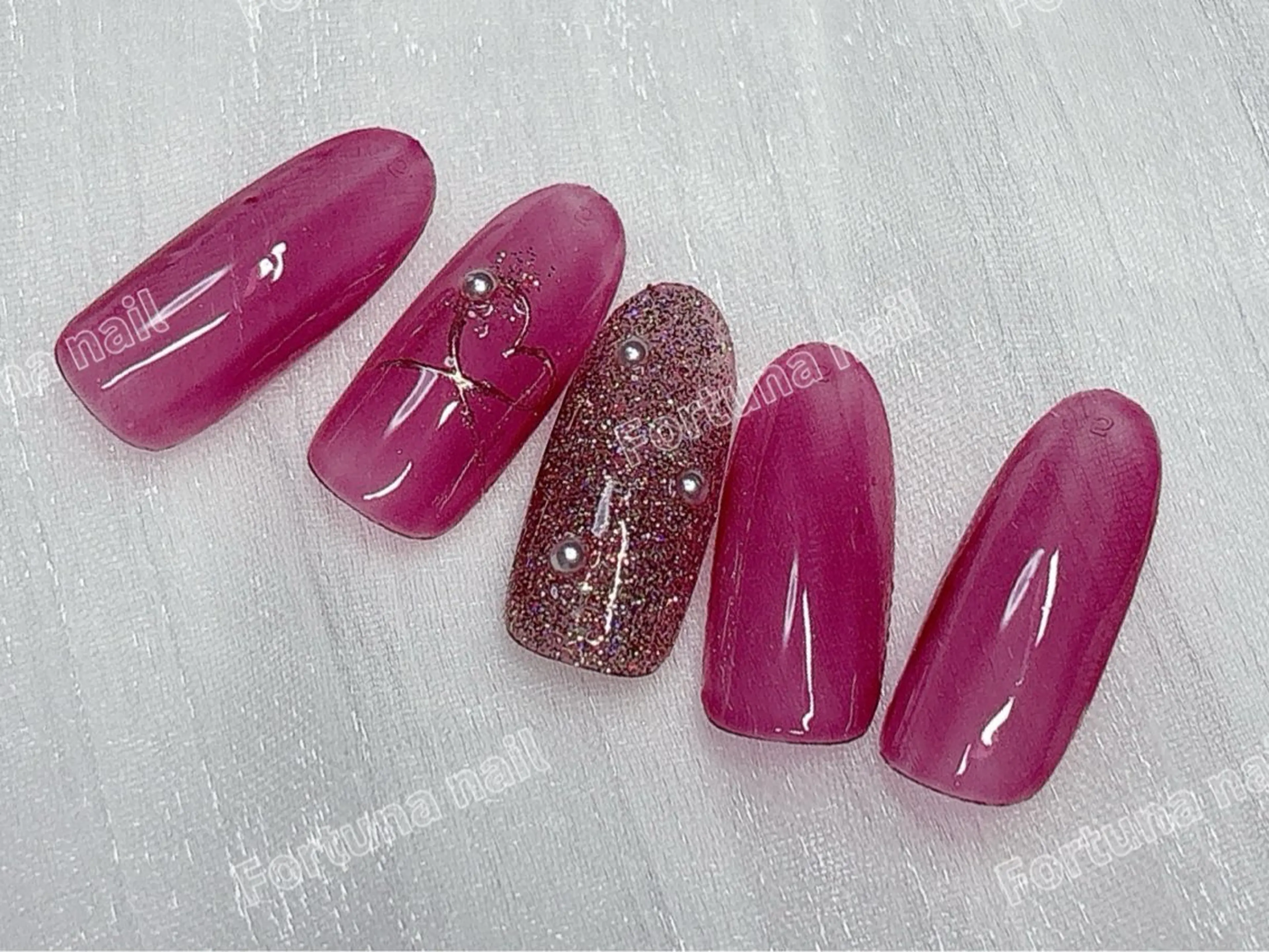 ネイル 冬ネイル クリスマス ハンドネイル Nail •Head スパFortunaのネイルデザイン