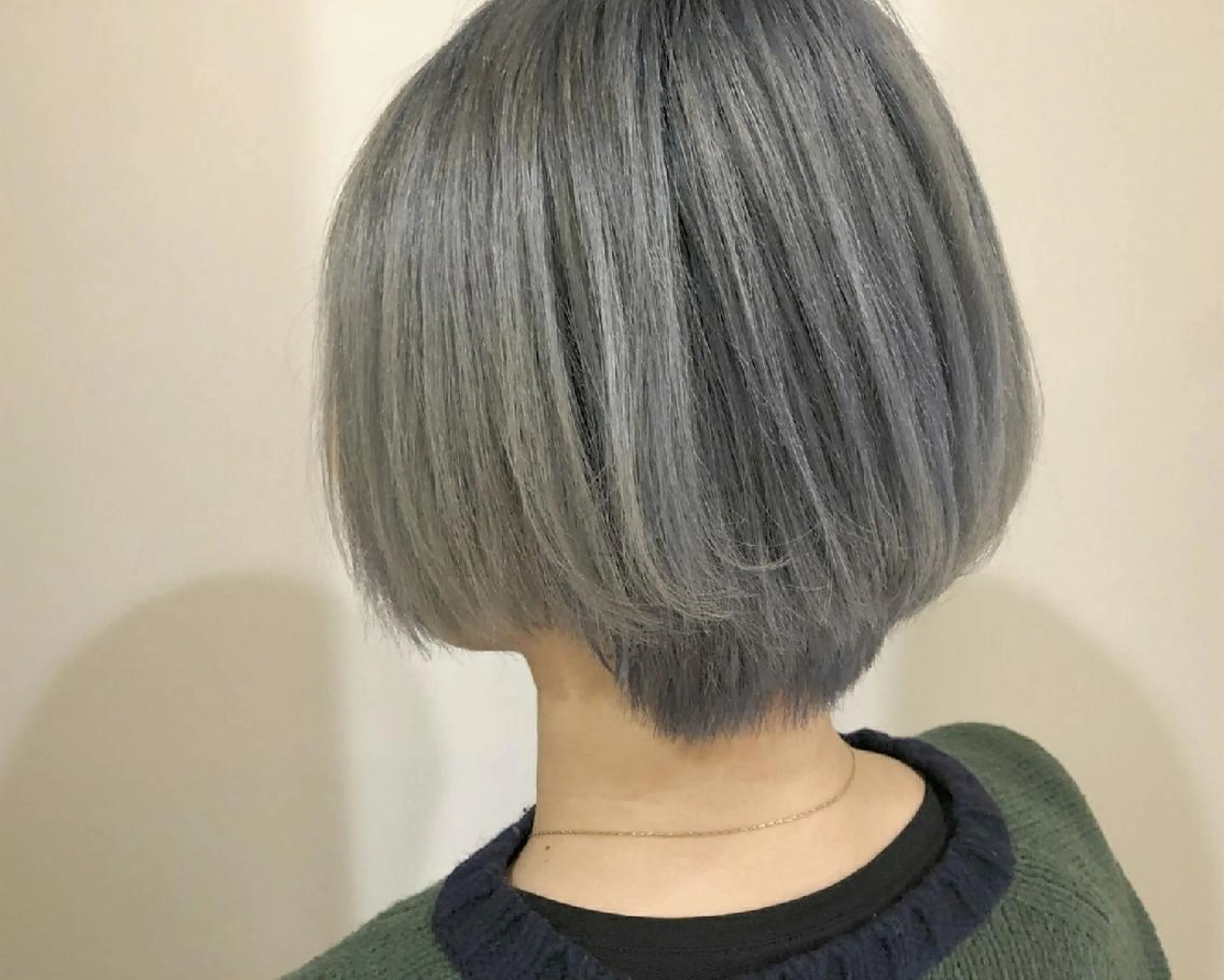 ショート カラー ブルーカラー 竹内啓太 ボブのヘアスタイル