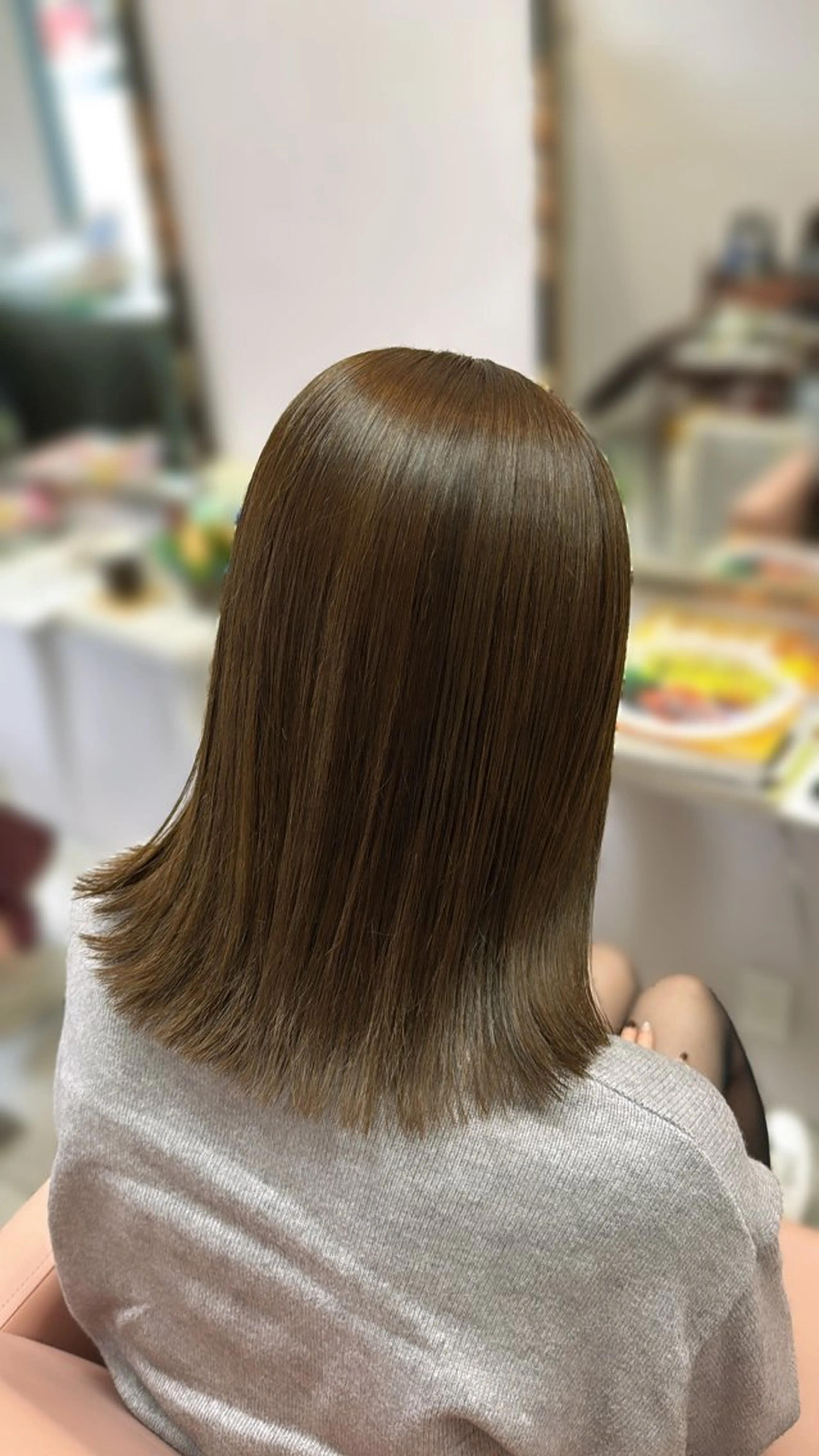 セミロング カット ヘアカラー トリートメント Sakura .のヘアスタイル