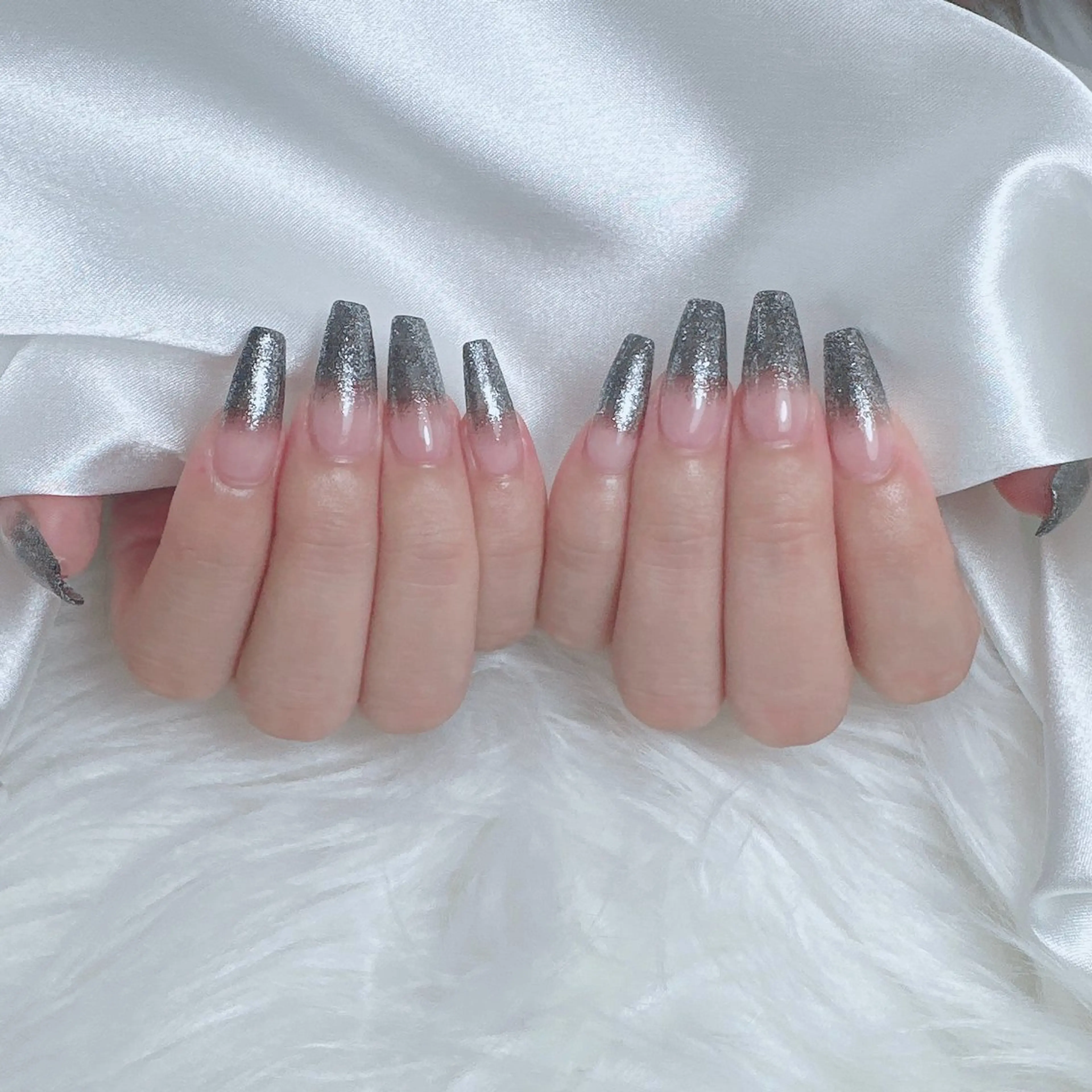 ネイル アートネイル ジェルネイル グラデーション キラキラネイル ラメ(グリッター) ハンドネイル Viola. 優花のネイルデザイン