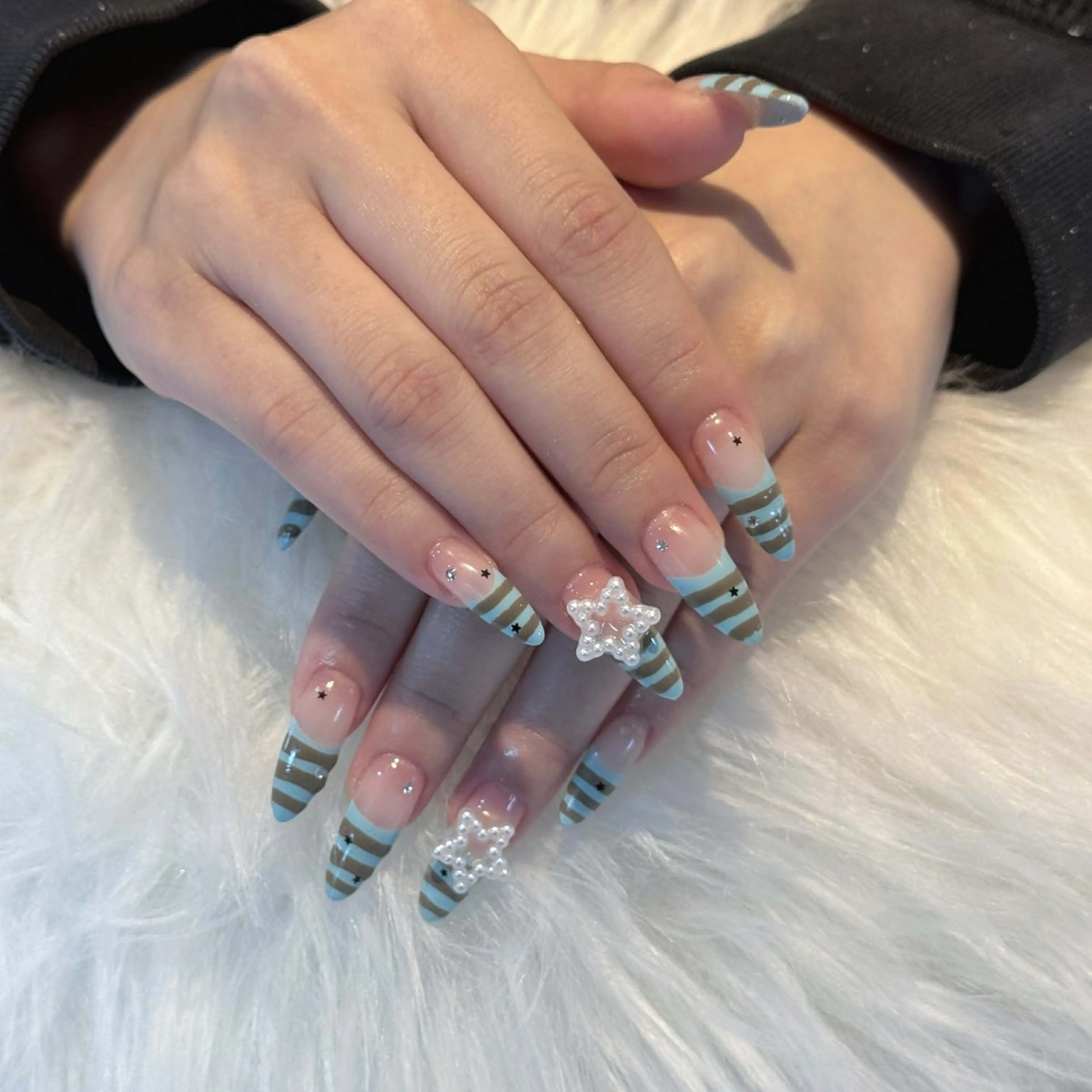 ネイル ハンドネイル T.Lee Nail Lilyのネイルデザイン