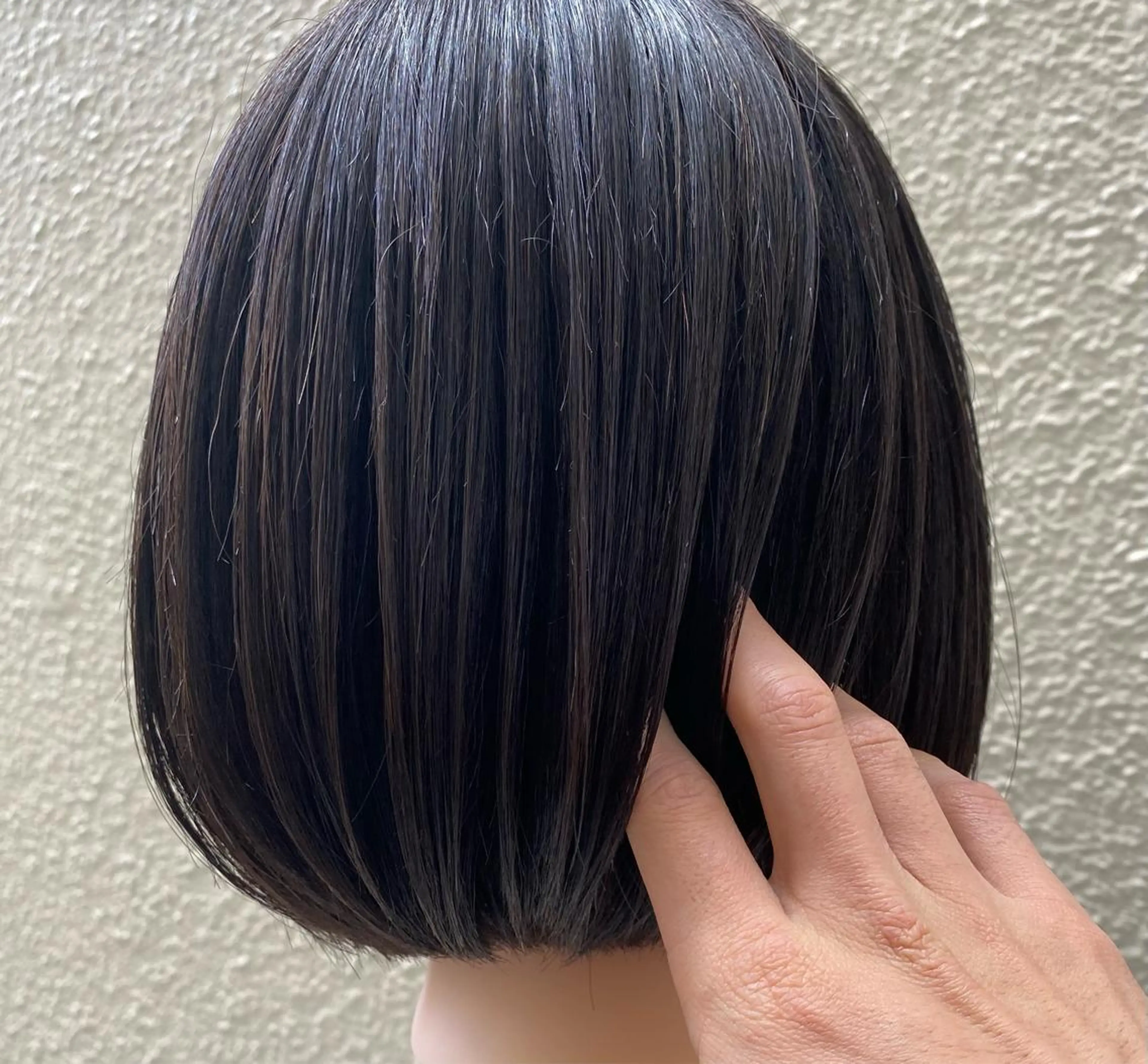 ミディアム ブリーチなしカラー/ 顔周りレイヤーカットのヘアスタイル