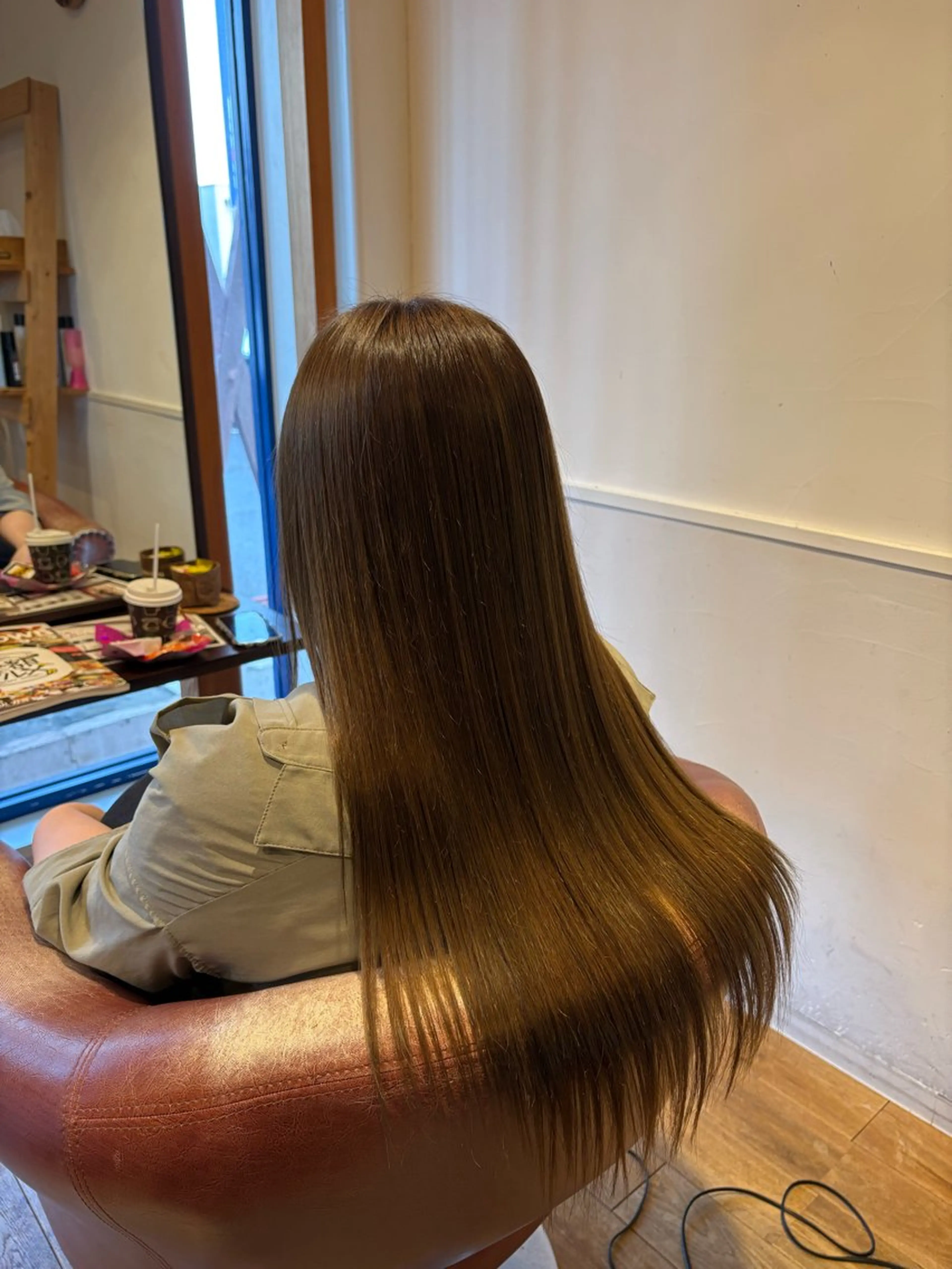 ロング カラー ベージュカラー 山本 あやめ子のヘアスタイル