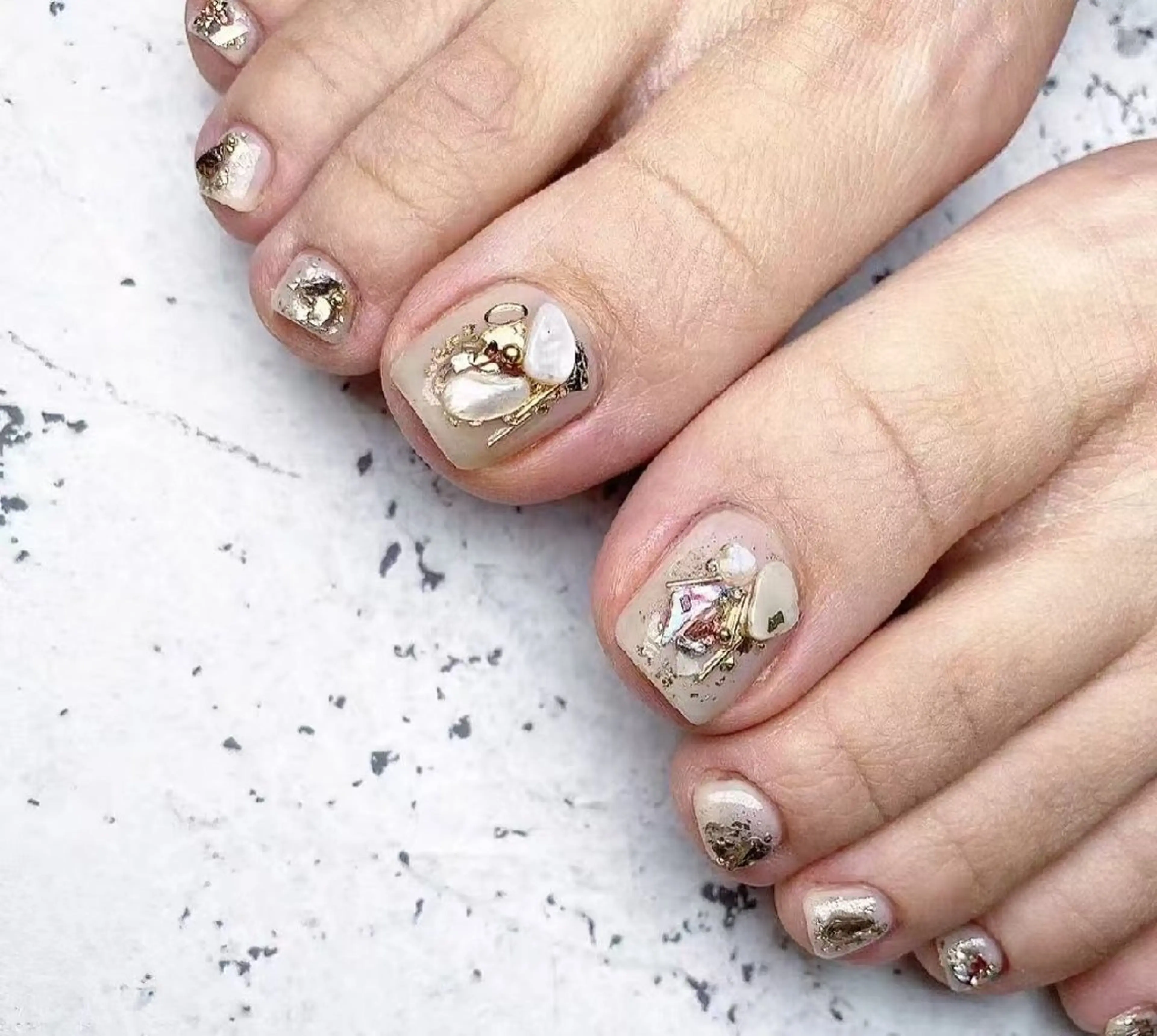 ネイル オーロラネイル フラワーネイル フットネイル フレンチネイル ジェルネイル フットネイル Oomiya 服部のネイルデザイン