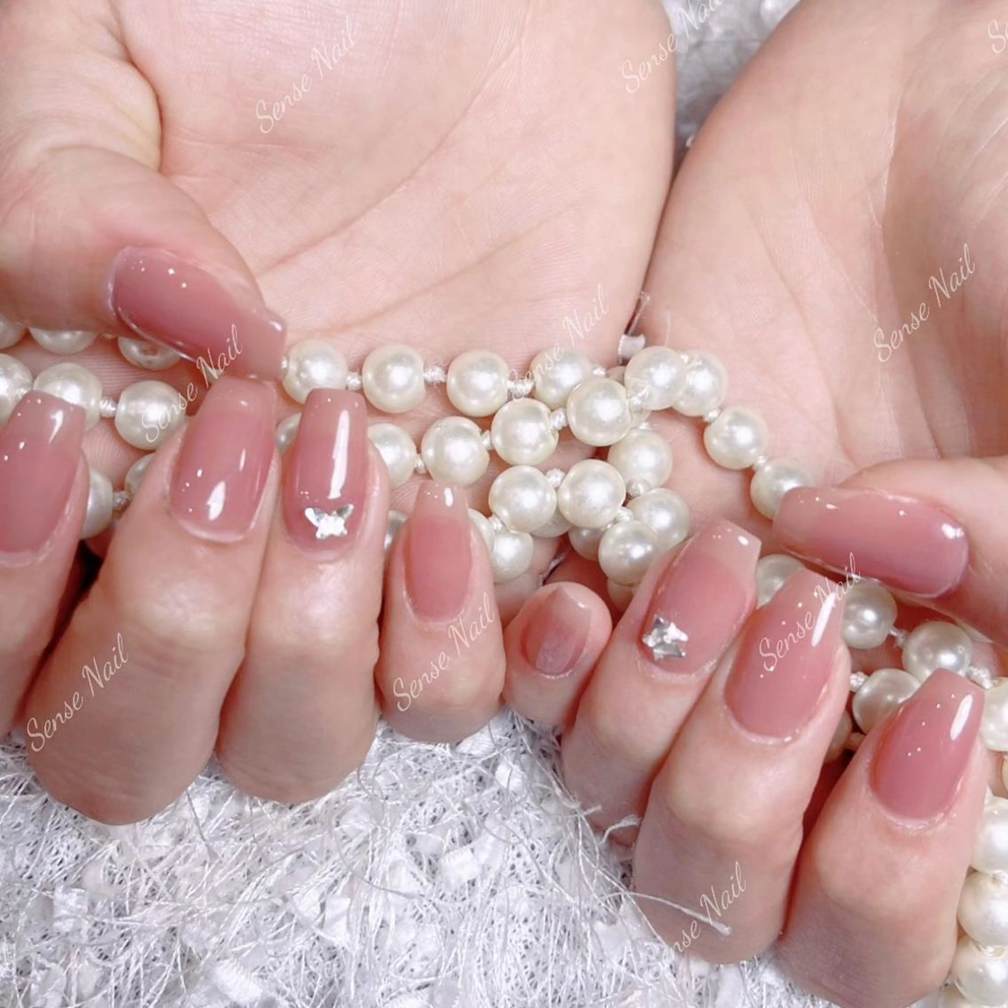 ネイル ハンドネイル ハンドケア Queening 🦋のネイルデザイン