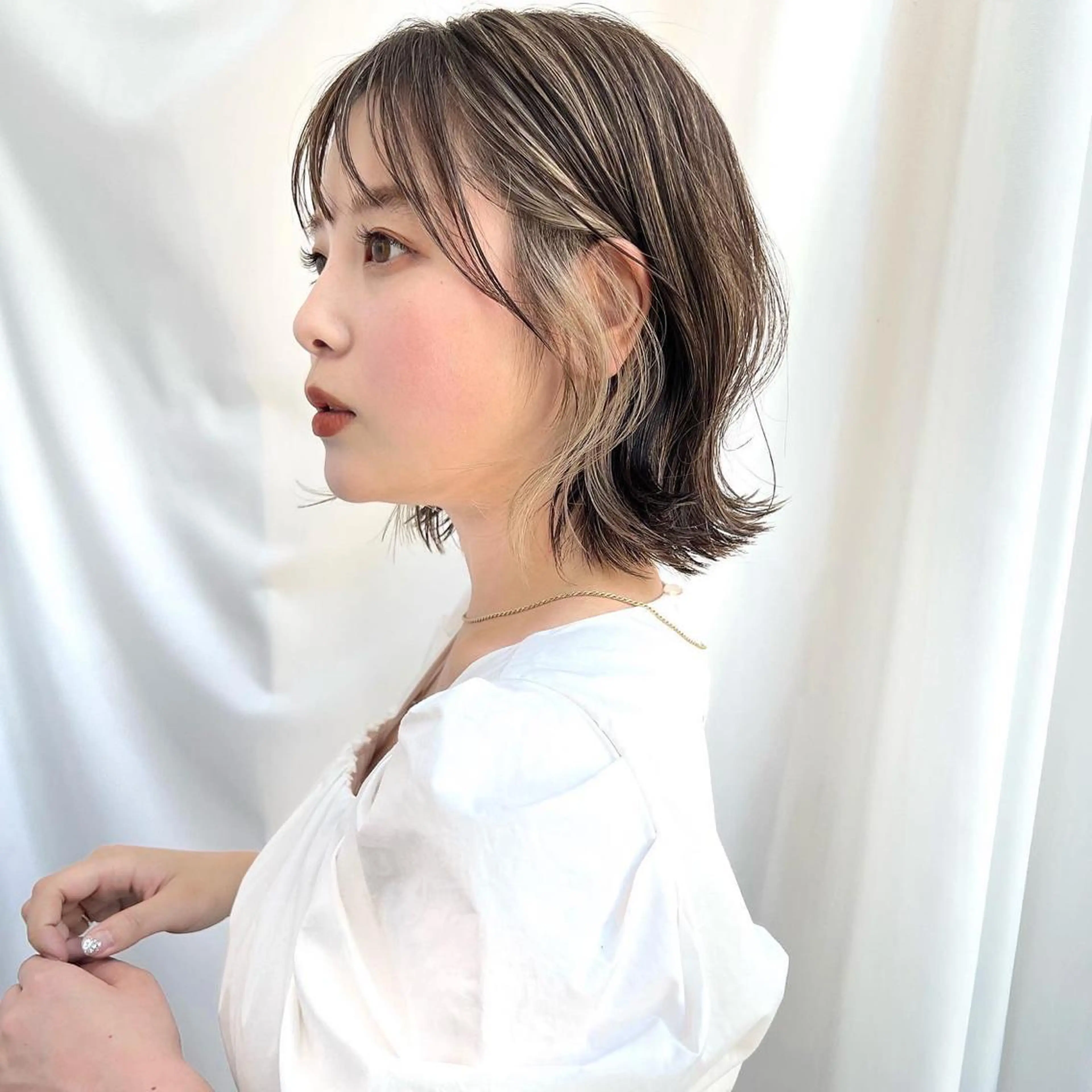 ミディアム ボブ カット ヘアカラー トリートメント レイヤー専門家 ダブルカラー修のヘアスタイル