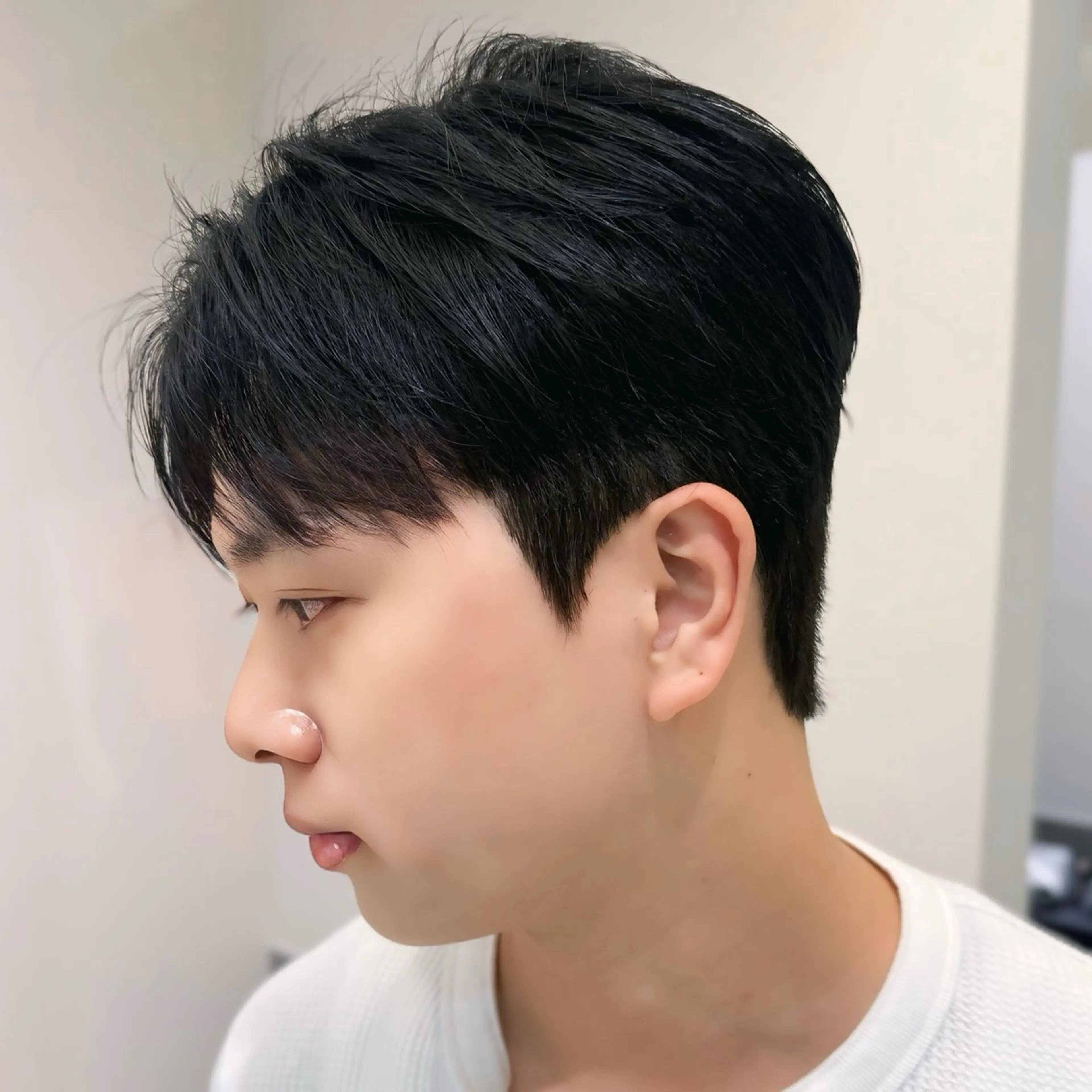 パーマ メンズ センターパート ダウンパーマ フェザーパーマ メンズ韓国風 マッシュ カット パーマ センターパート特化/ メンズカット/ヒロキのヘアスタイル