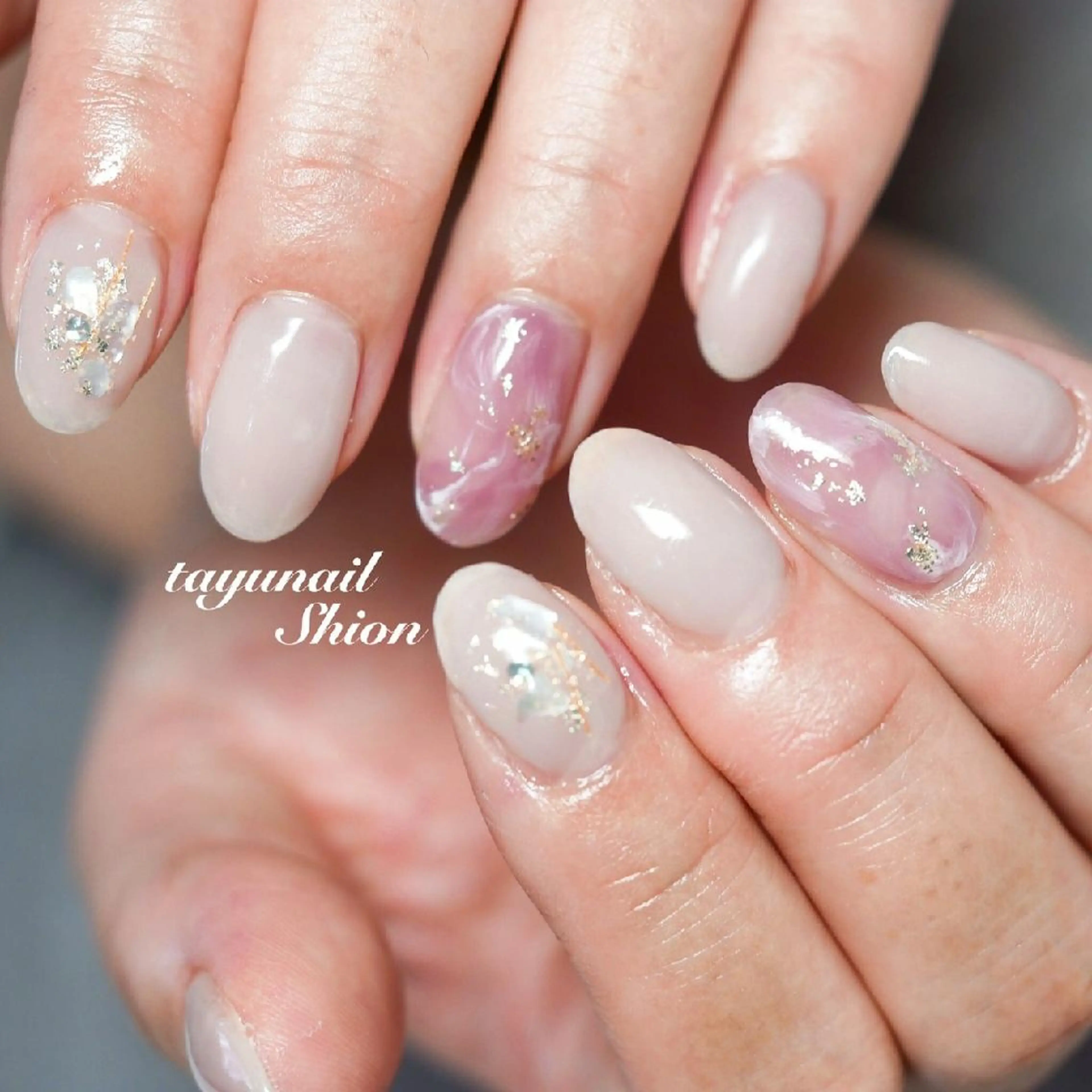 ネイル アートネイル ブルー ジェルネイル キラキラネイル ニュアンスネイル ネイルサロン 【たゆnail】のネイルデザイン