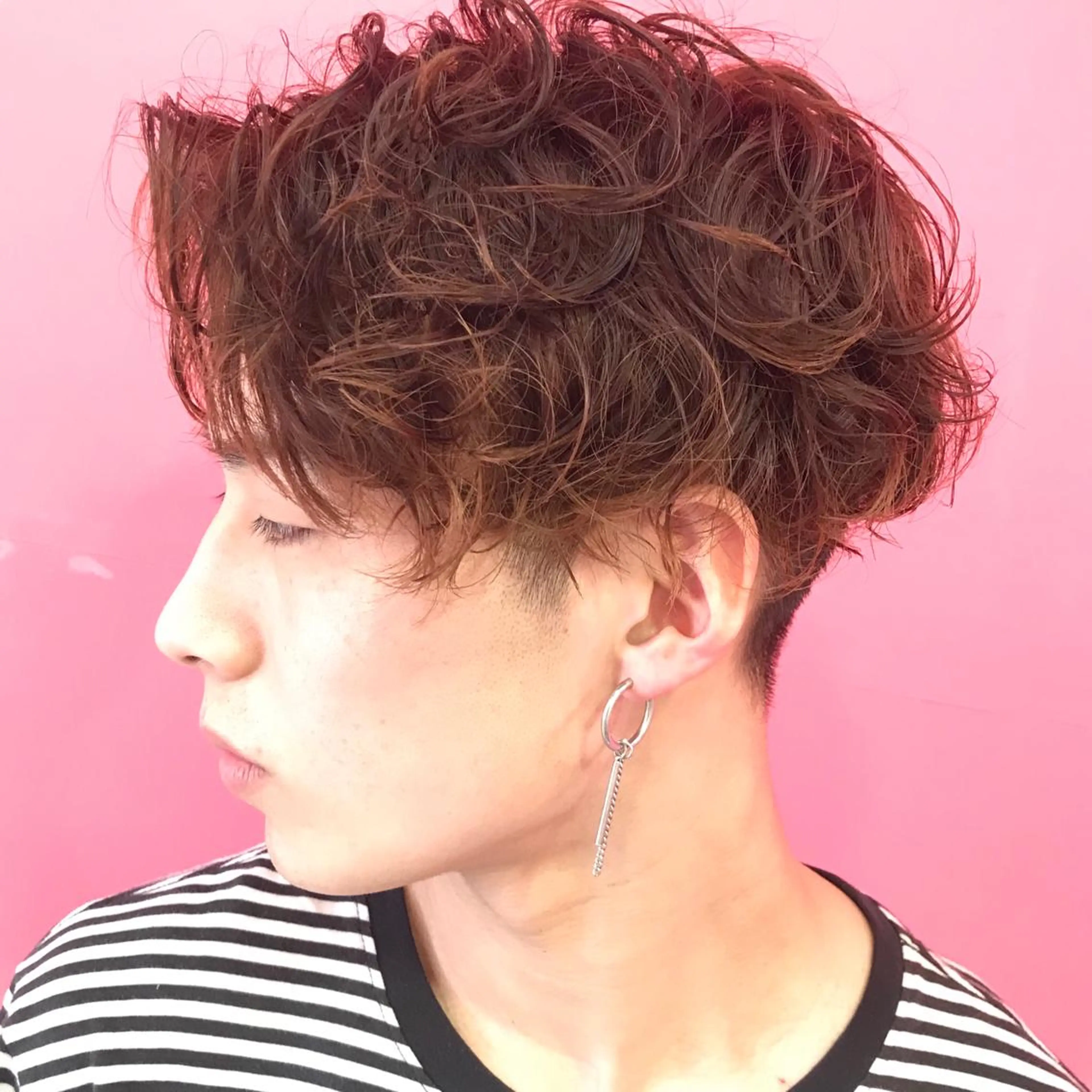 ショート カラー パーマ メンズ センターパート カット Vir by browのヘアスタイル