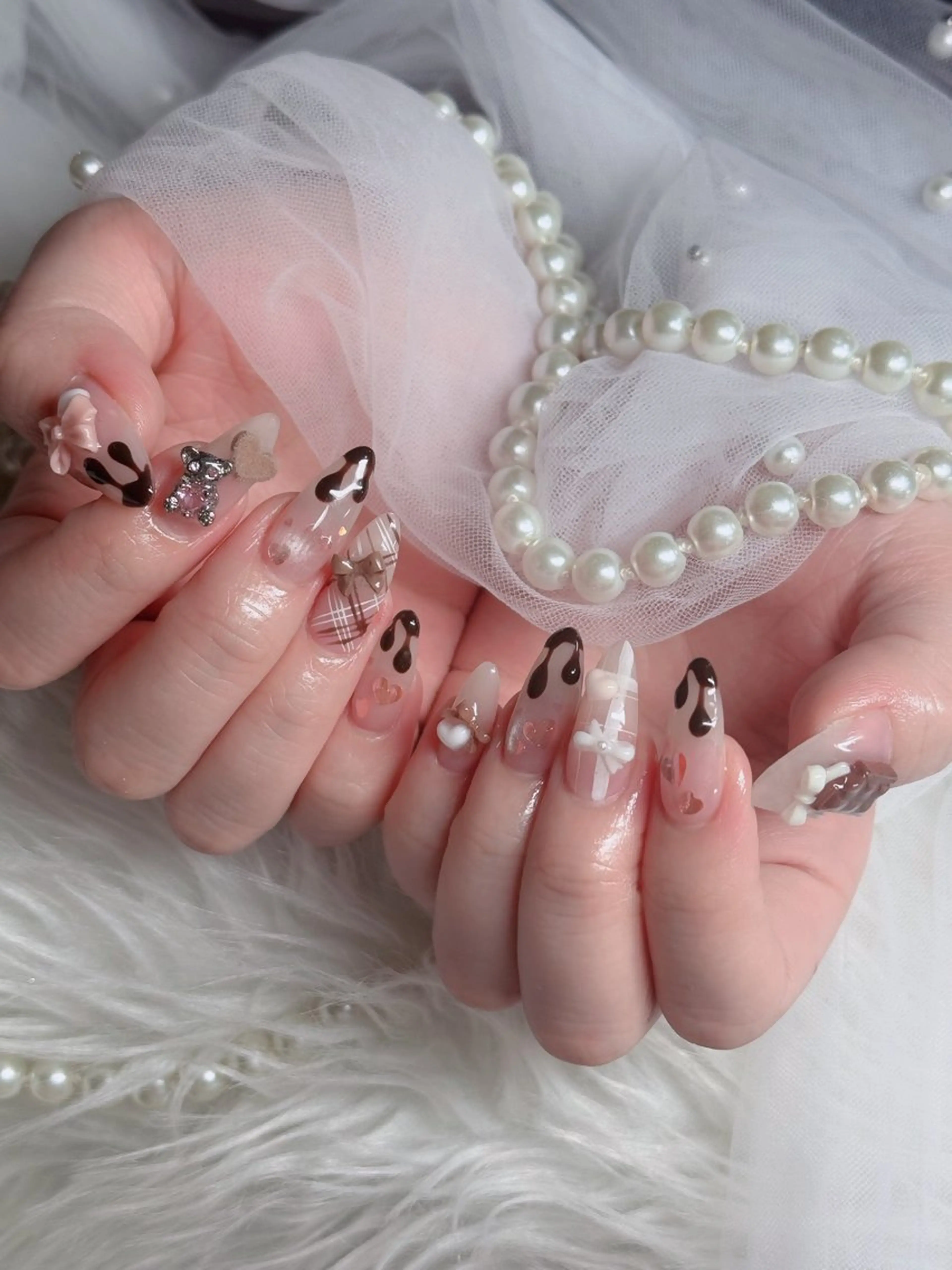 ネイル オーロラネイル フレンチネイル ジェルネイル ハロウィン キラキラネイル ハンドネイル H.baby Nail Salonのネイルデザイン