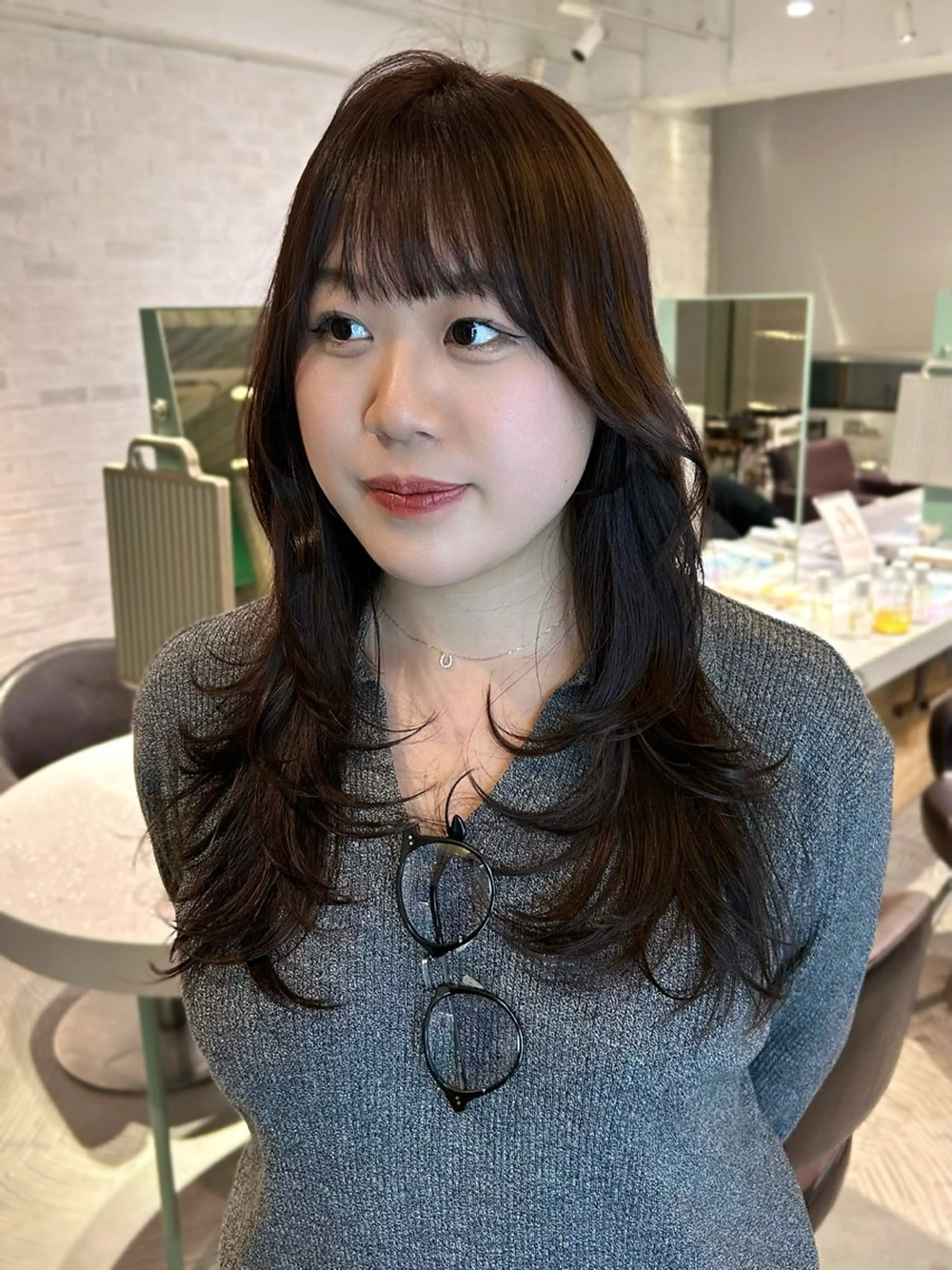 ロング くびれヘア レイヤーカット カット ヘアカラー トリートメント 宮川 あかりのヘアスタイル