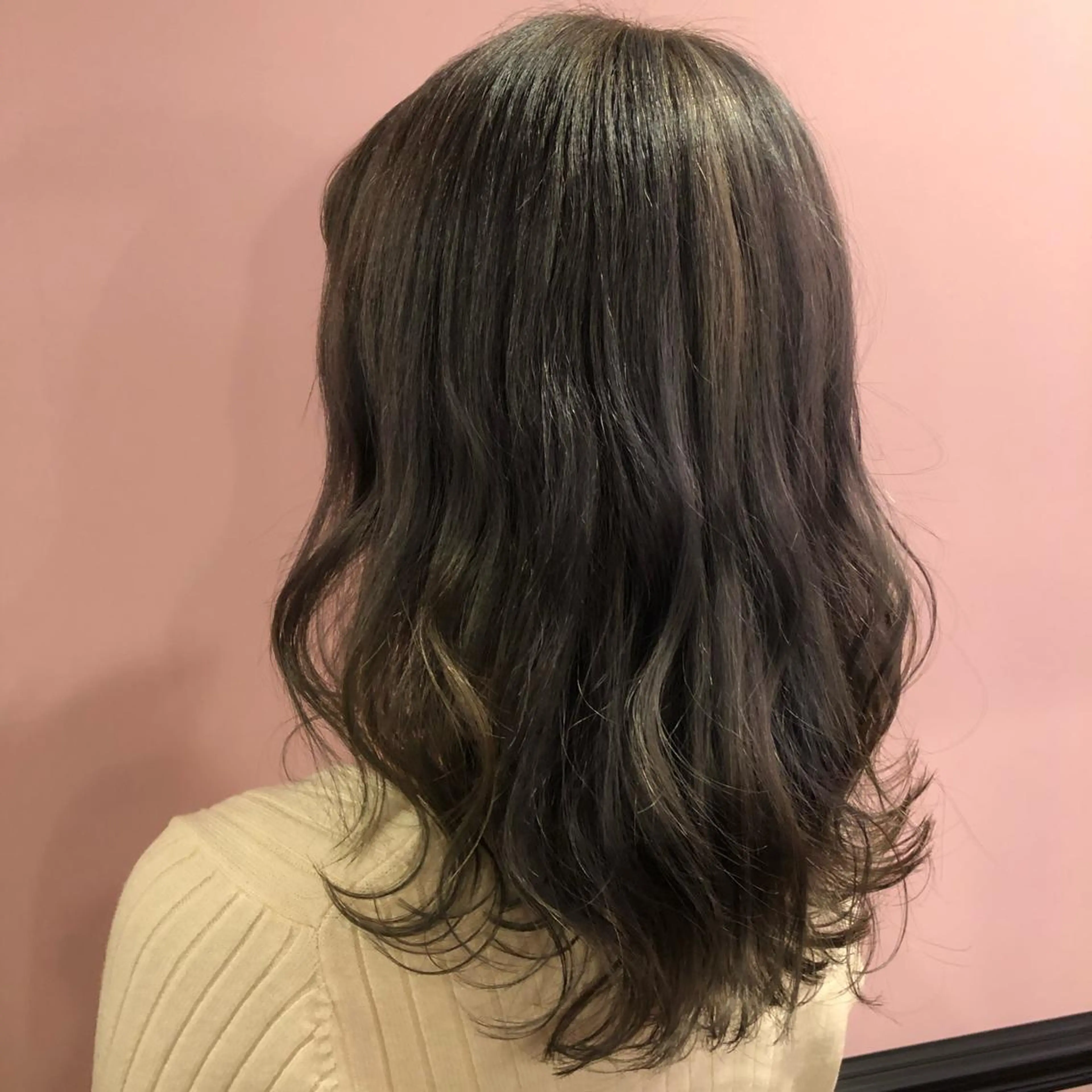 ミディアム カラー グレージュ カット ヘアカラー トリートメント ✨髪質改善縮毛矯正✨ 宇田川修平のエステ・リラクイメージ