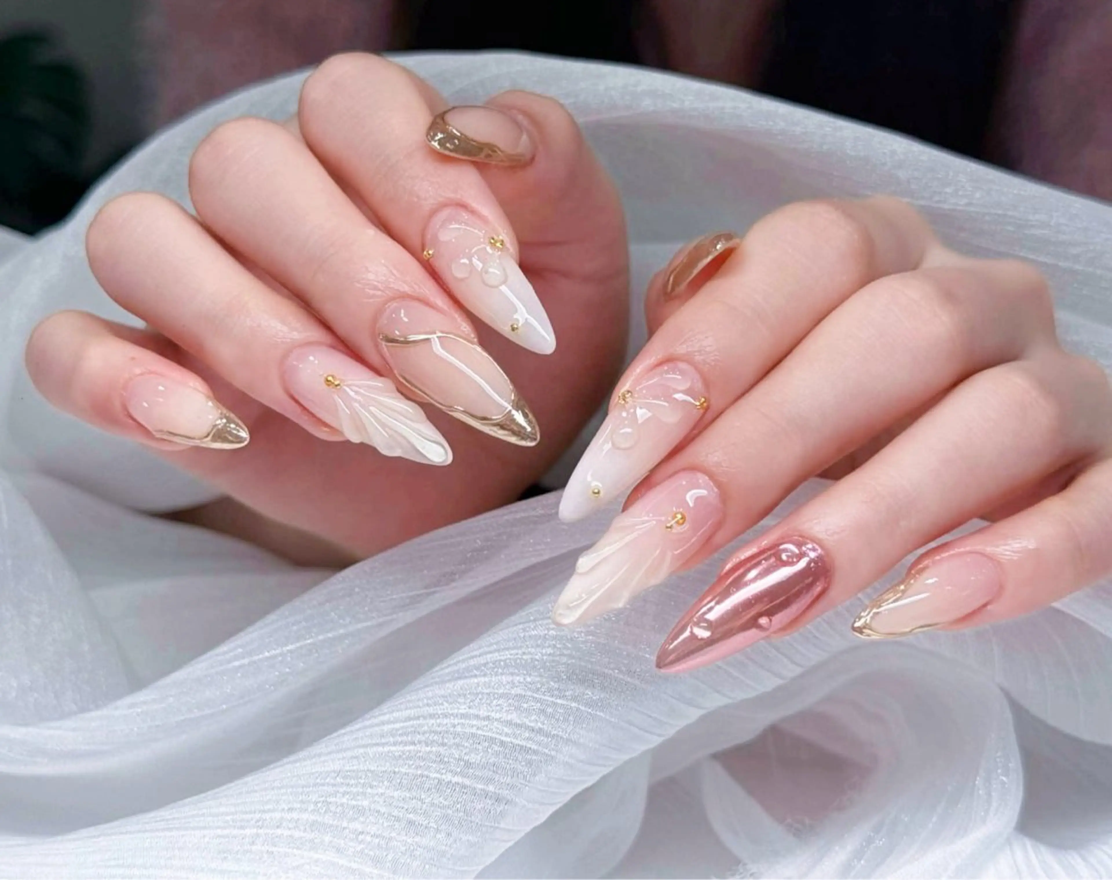 ネイル オーロラネイル ブルー チークネイル フットネイル フレンチネイル ハンドネイル Ema エマのネイルデザイン