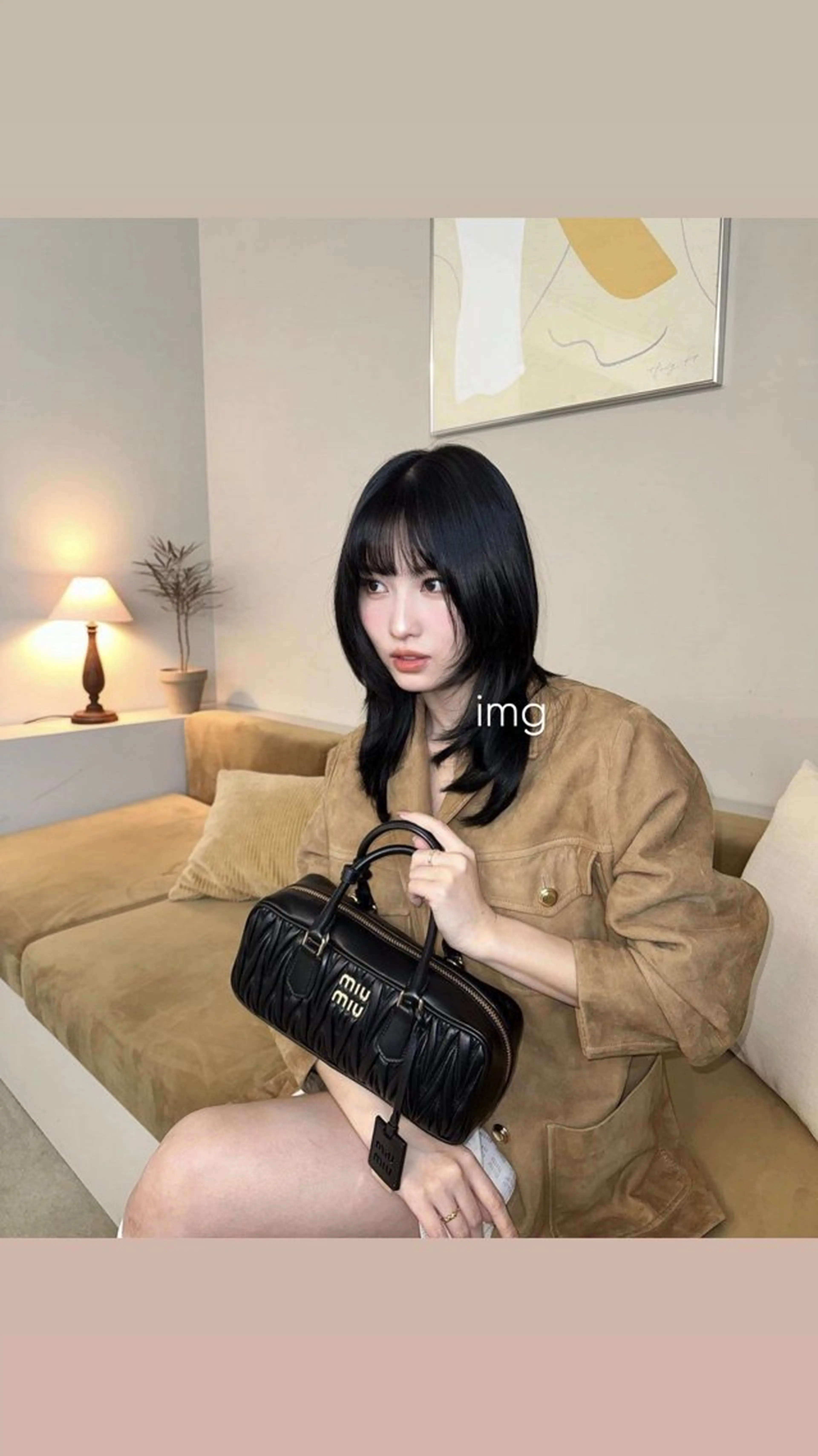 セミロング マアヤ/ハイトーン /ハイレイヤーのヘアスタイル