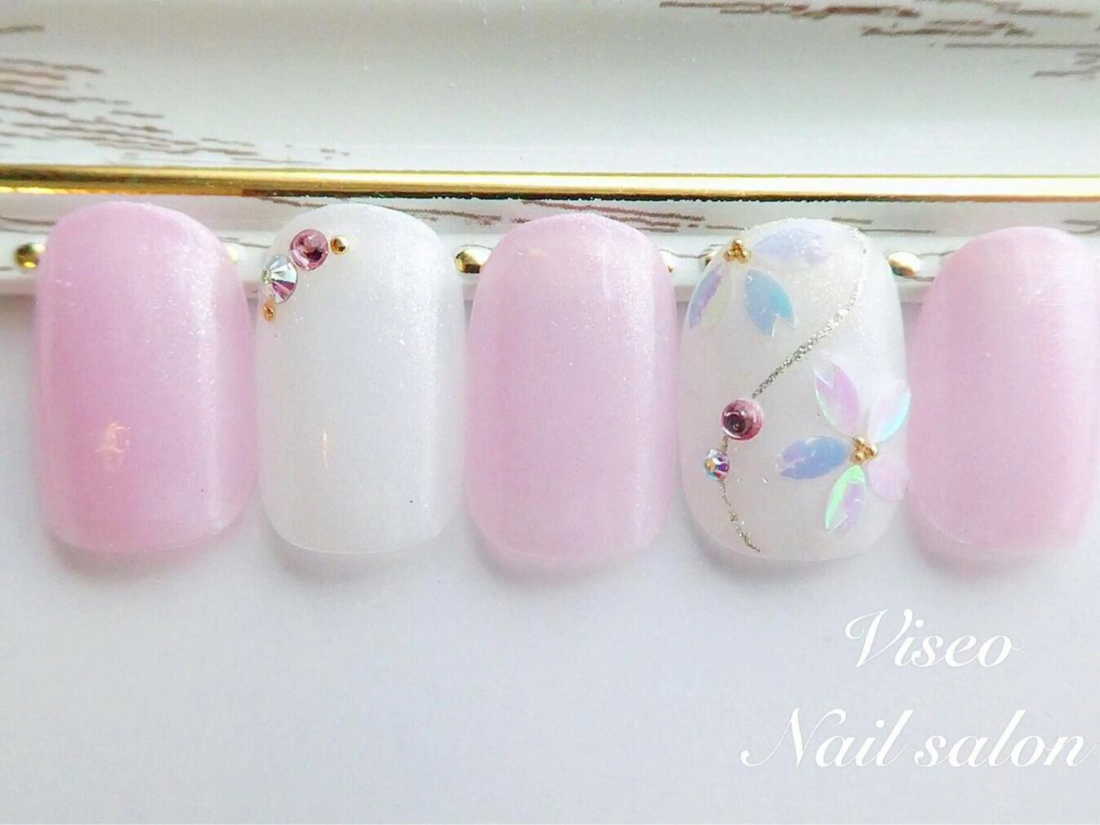 ネイル Viseo《6週間 長持ちパラジェル》のネイルデザイン