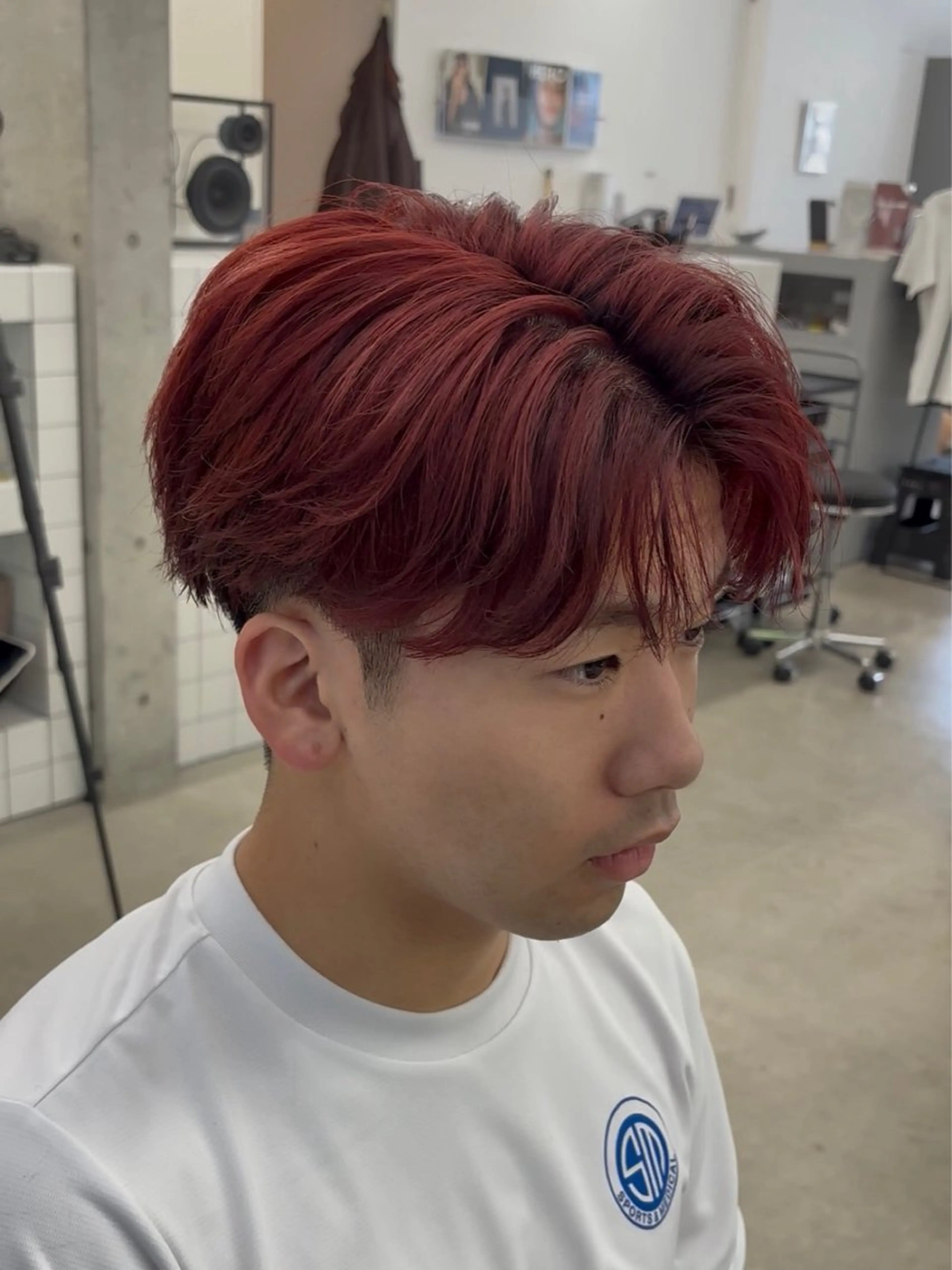 ショート カラー パーマ メンズ メンズブリーチ フェザーパーマ メンズパーマ ブリーチ レッドカラー カット パーマ なりたひろと / フェザーパーマのヘアスタイル