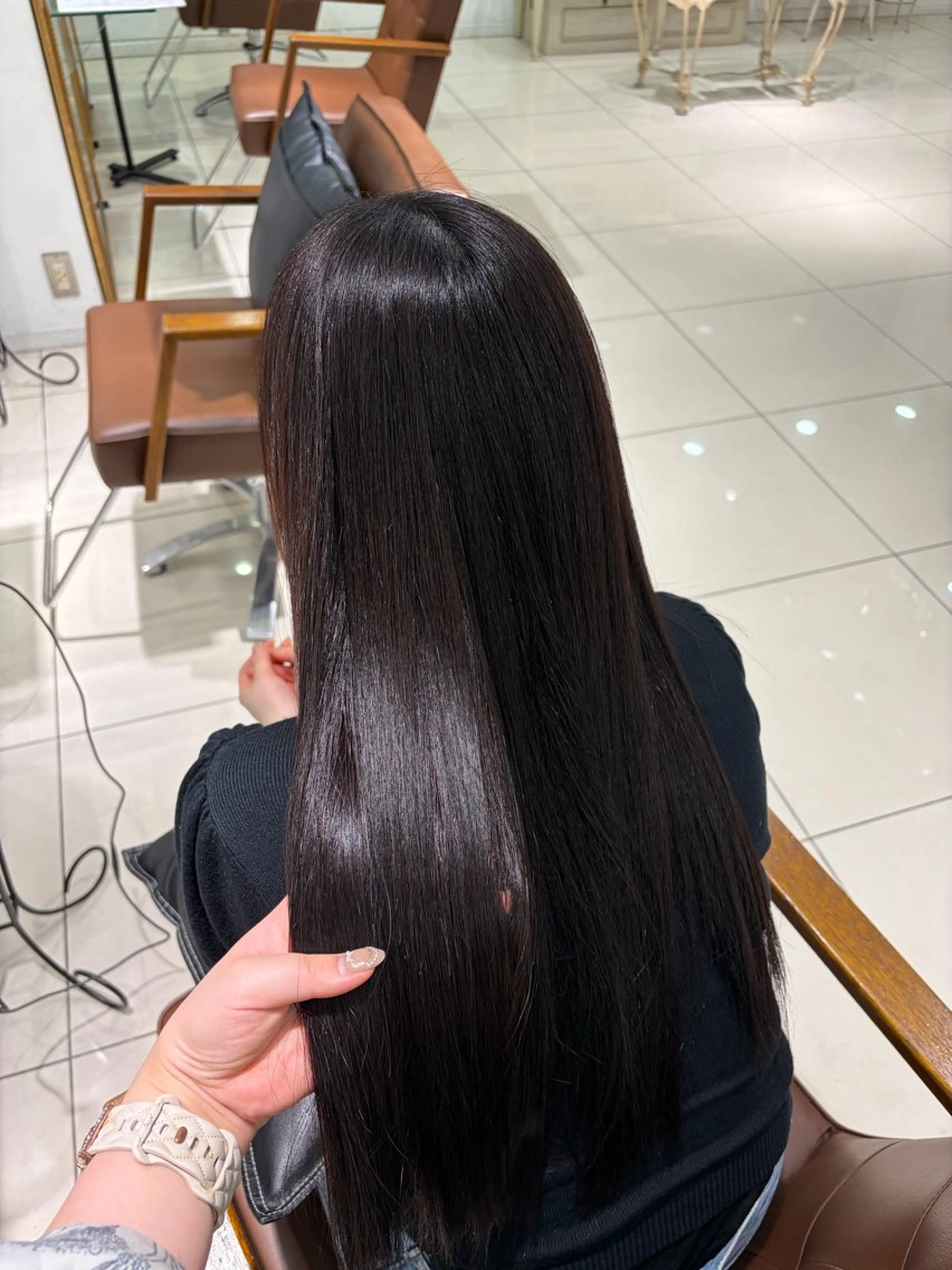 ロング チョコレートブラウン カット ヘアカラー トリートメント 巻ける🫧縮毛矯正 💞はな🎀のヘアスタイル