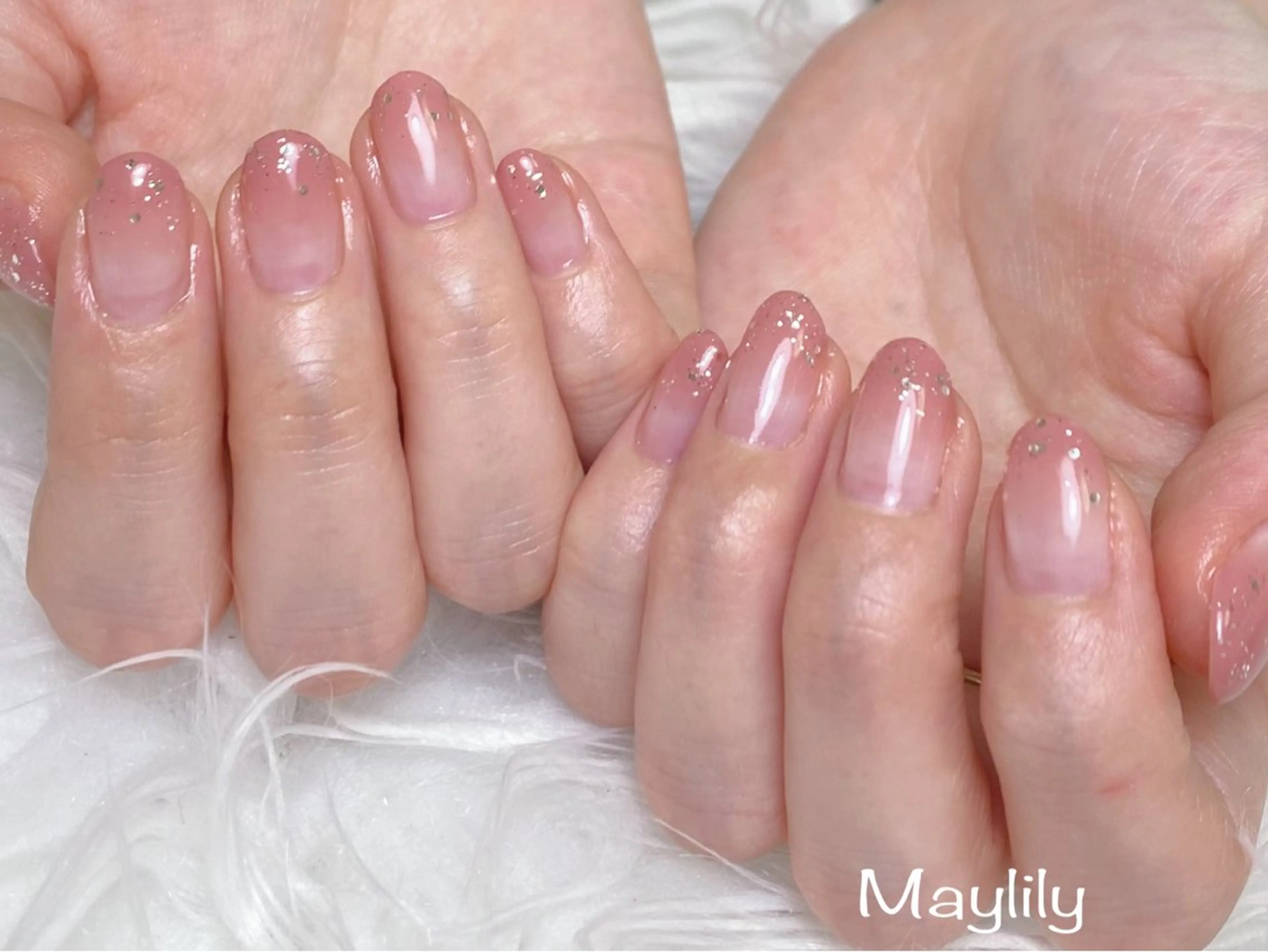 ネイル グラデーション キラキラネイル ハンドネイル Nail care salon Maylily所属・Nail salon Maylilyのネイルデザイン