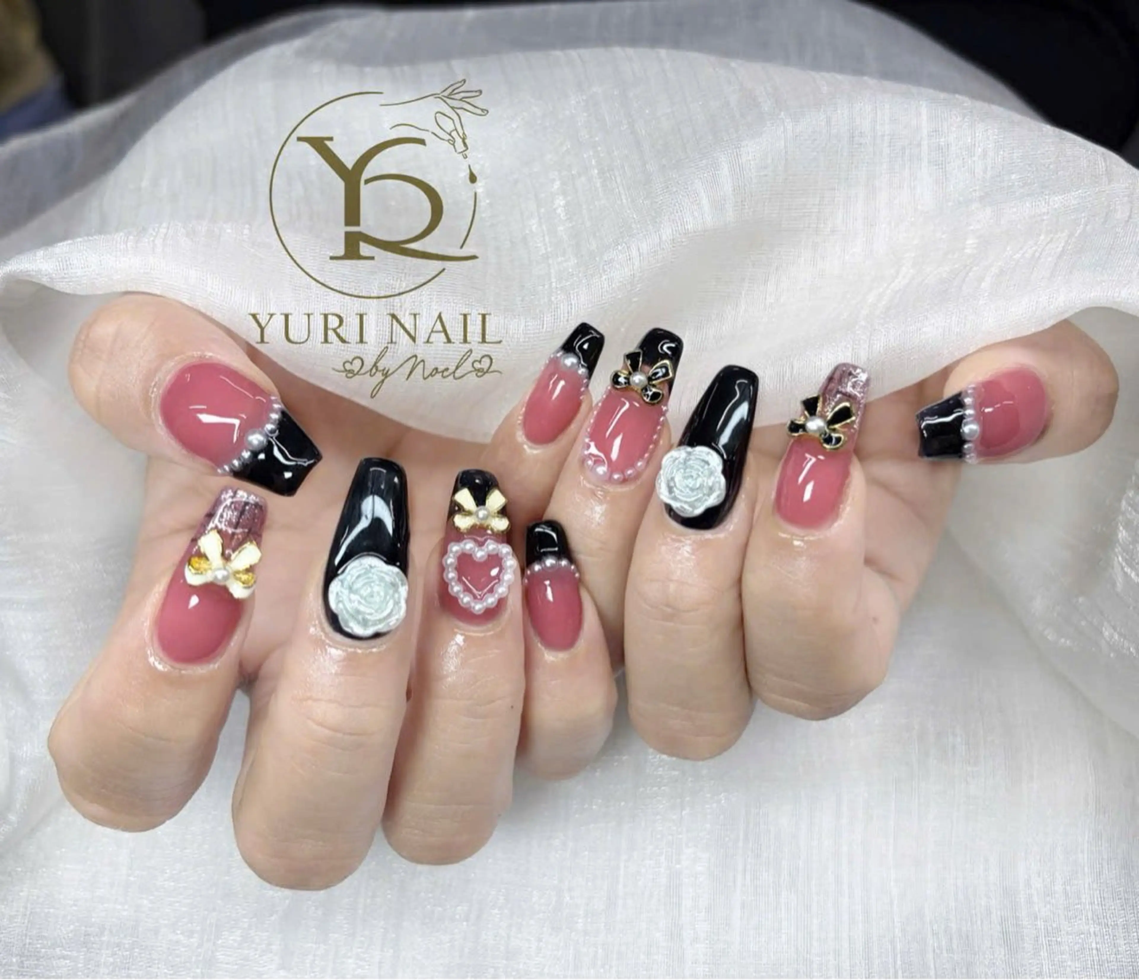 ネイル オーロラネイル ブルー チークネイル フレンチネイル ジェルネイル ハンドネイル フットネイル ハンドケア YURI Nail Salon Funabashi所属・YURI Nail Funabashiのネイルデザイン