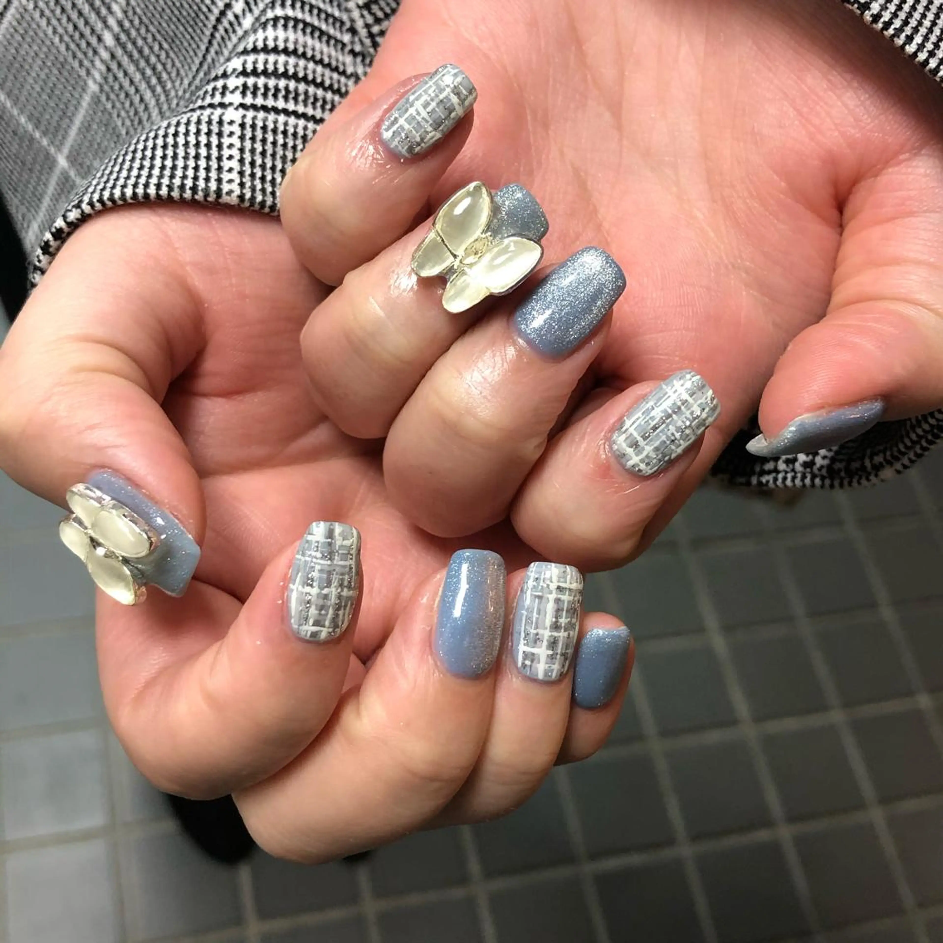 ネイル ツイードネイル 中牟田 彩水のネイルデザイン