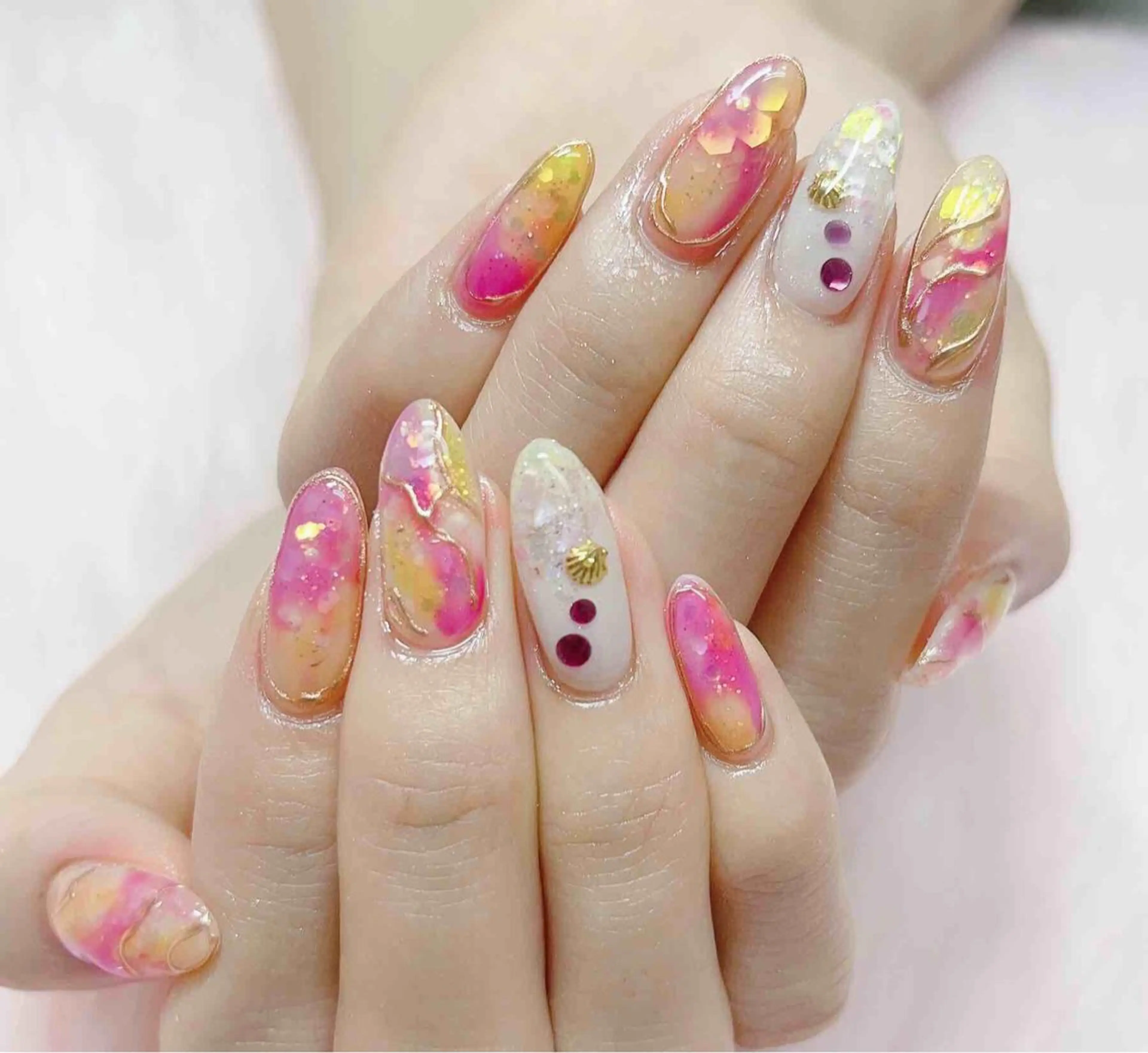 ネイル ハンドネイル MoonNail ユリ🌸のネイルデザイン