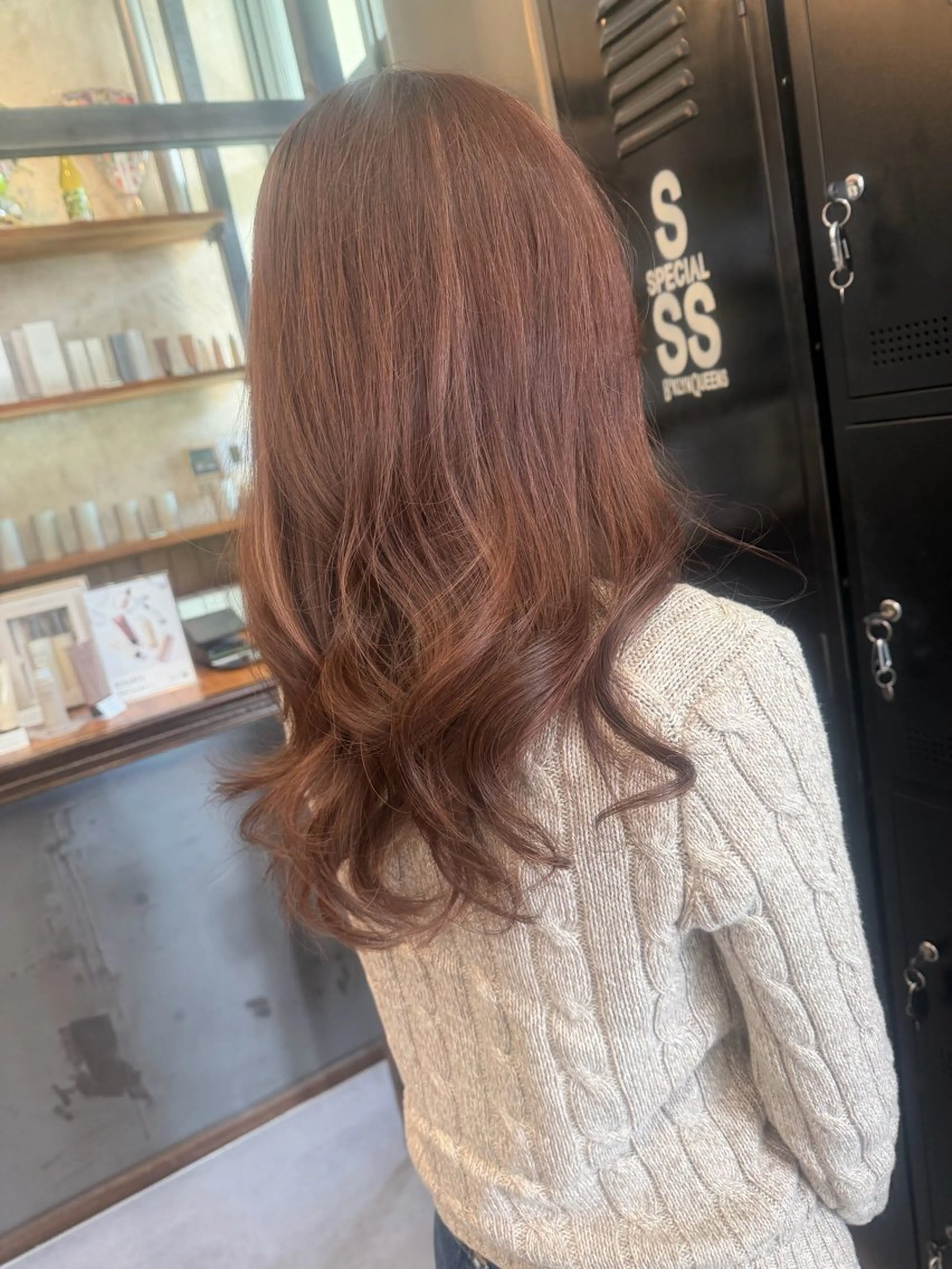 カラー MAEDA YUKIのヘアスタイル