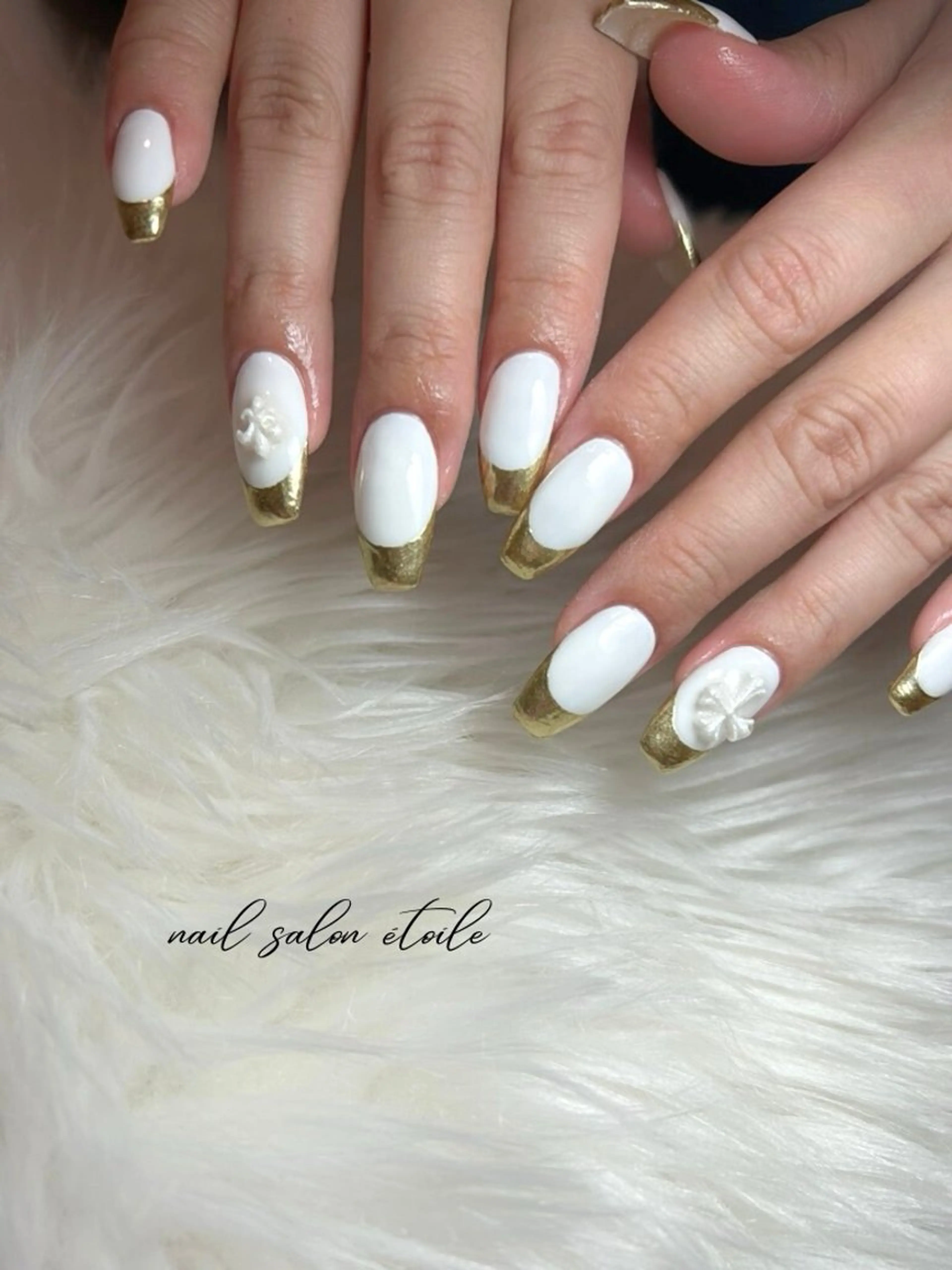 ネイル フレンチネイル ゴールド ロングネイル ホワイト ハンドネイル nail salon étoileのネイルデザイン