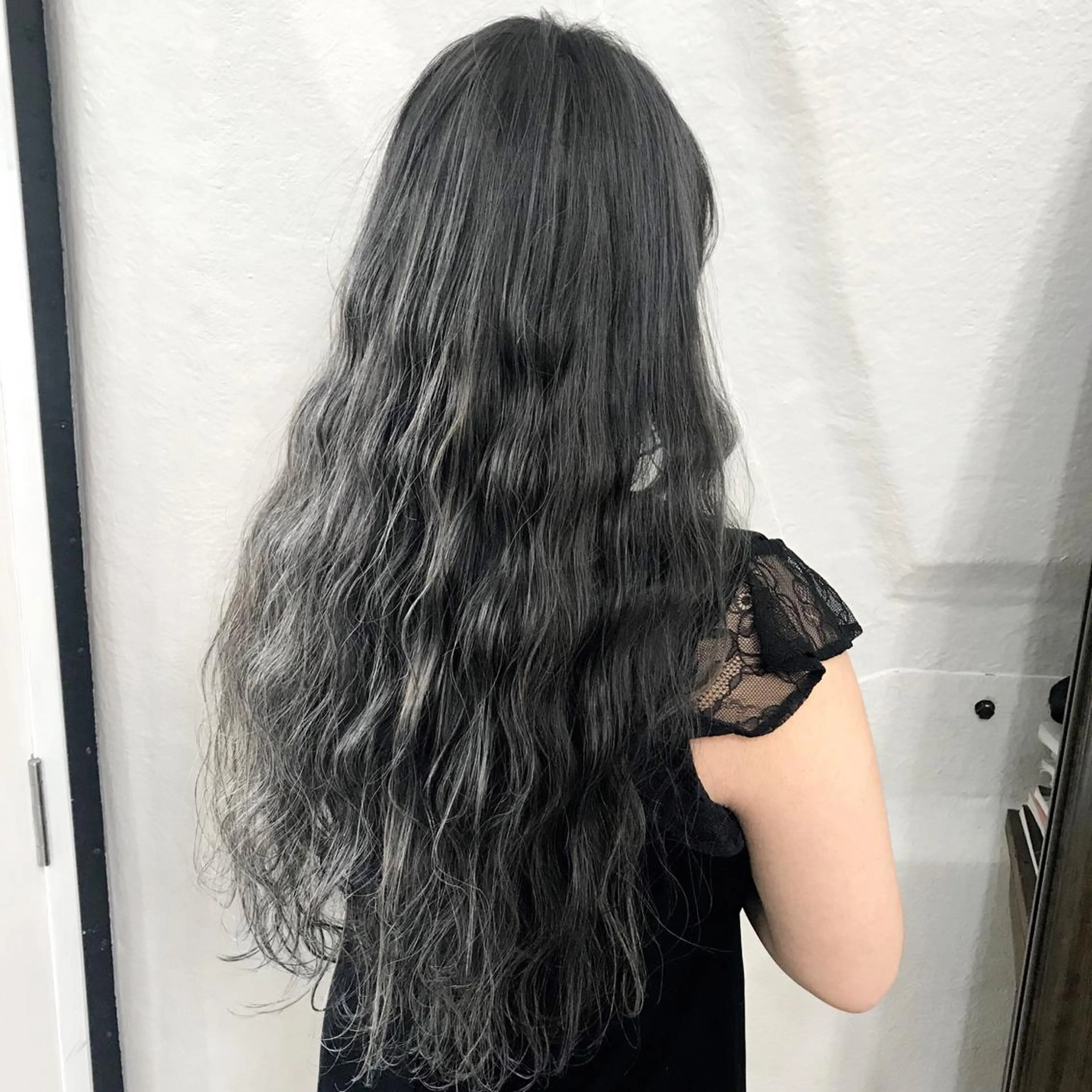 カラー ハイライトカラー ラベンダーカラー ラベンダーグレー サロウィン所属・K-POP好き美容師 🇰🇷Kai.Yのヘアスタイル