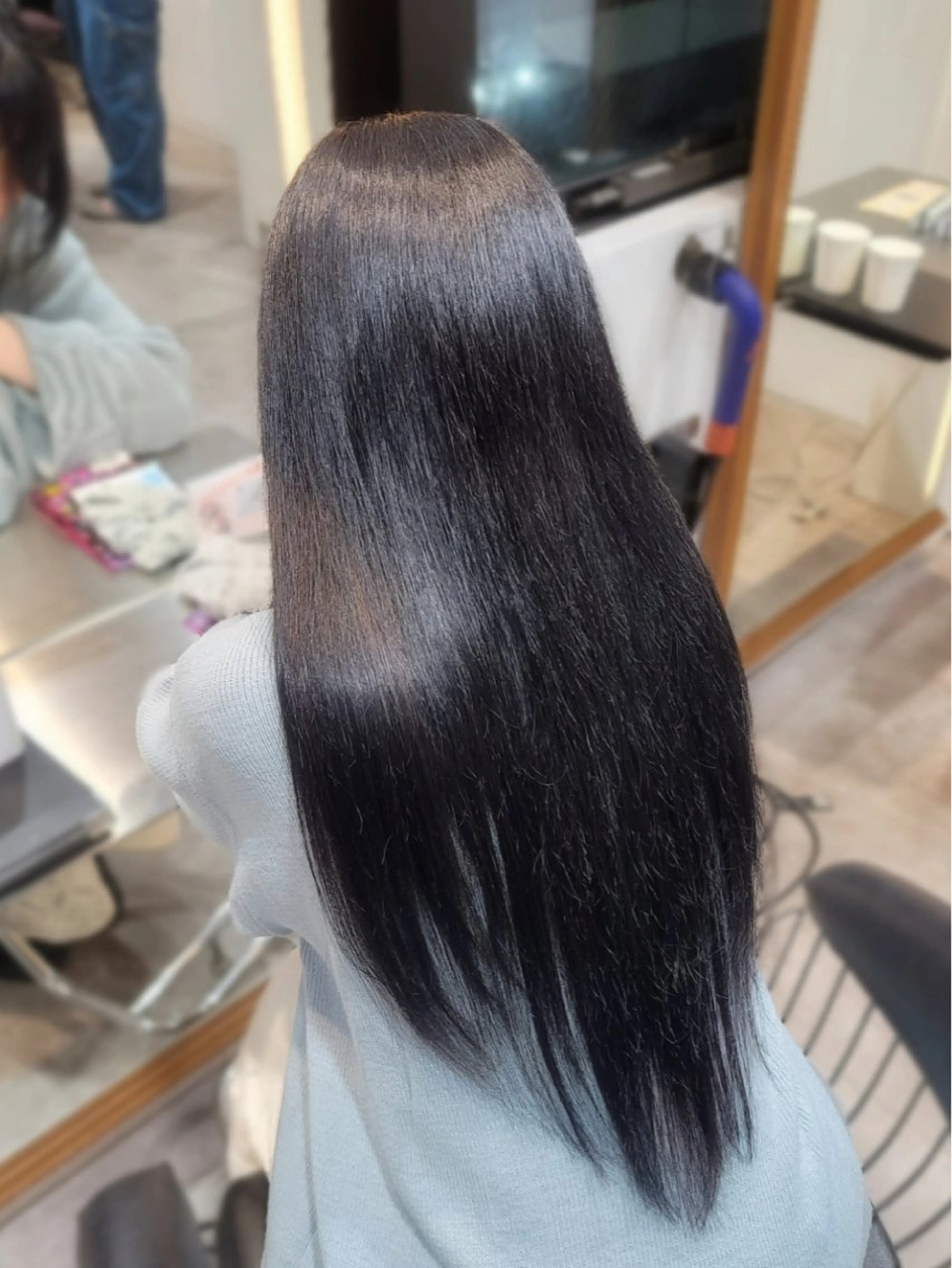 ロング カラー 黒髪 ブルーカラー ブルーブラック エクステ ヘアカラー トリートメント hina /透明感カラー✨️のヘアスタイル
