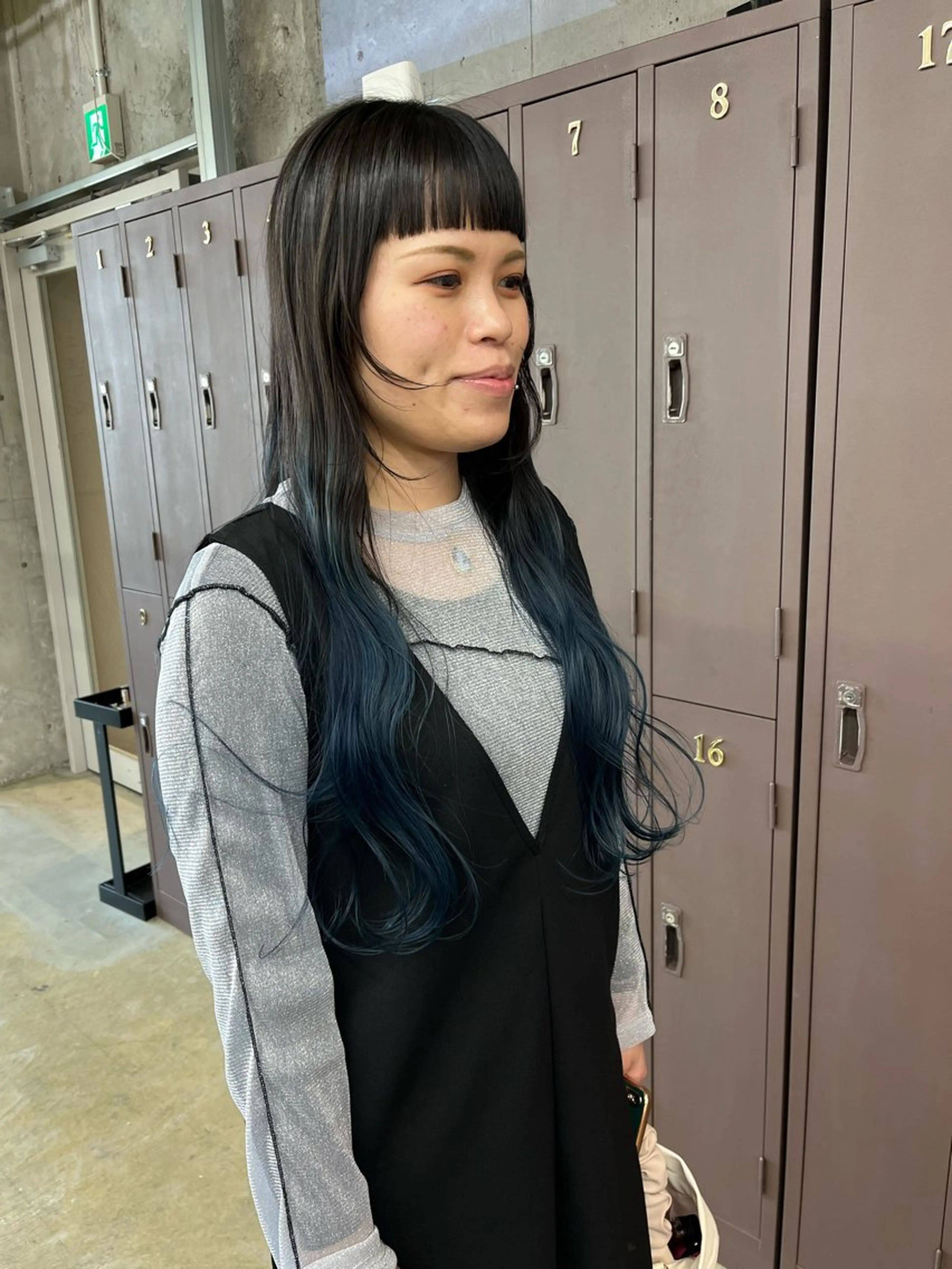 ロング カラー ブルーカラー レイヤーカット 小木曽智美 /ボブ/ショートのヘアスタイル