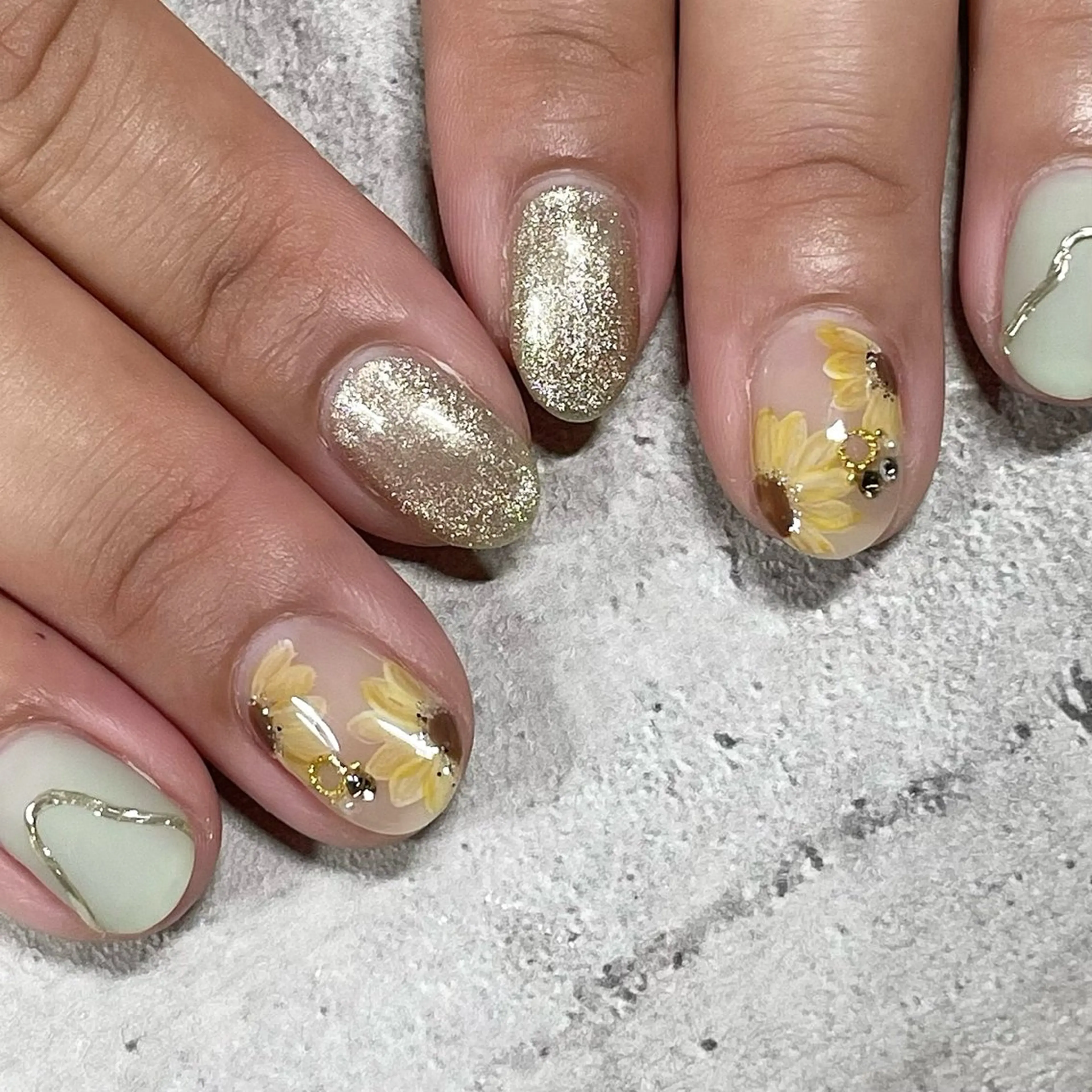 ネイル ジェルネイル 東 千夏のネイルデザイン