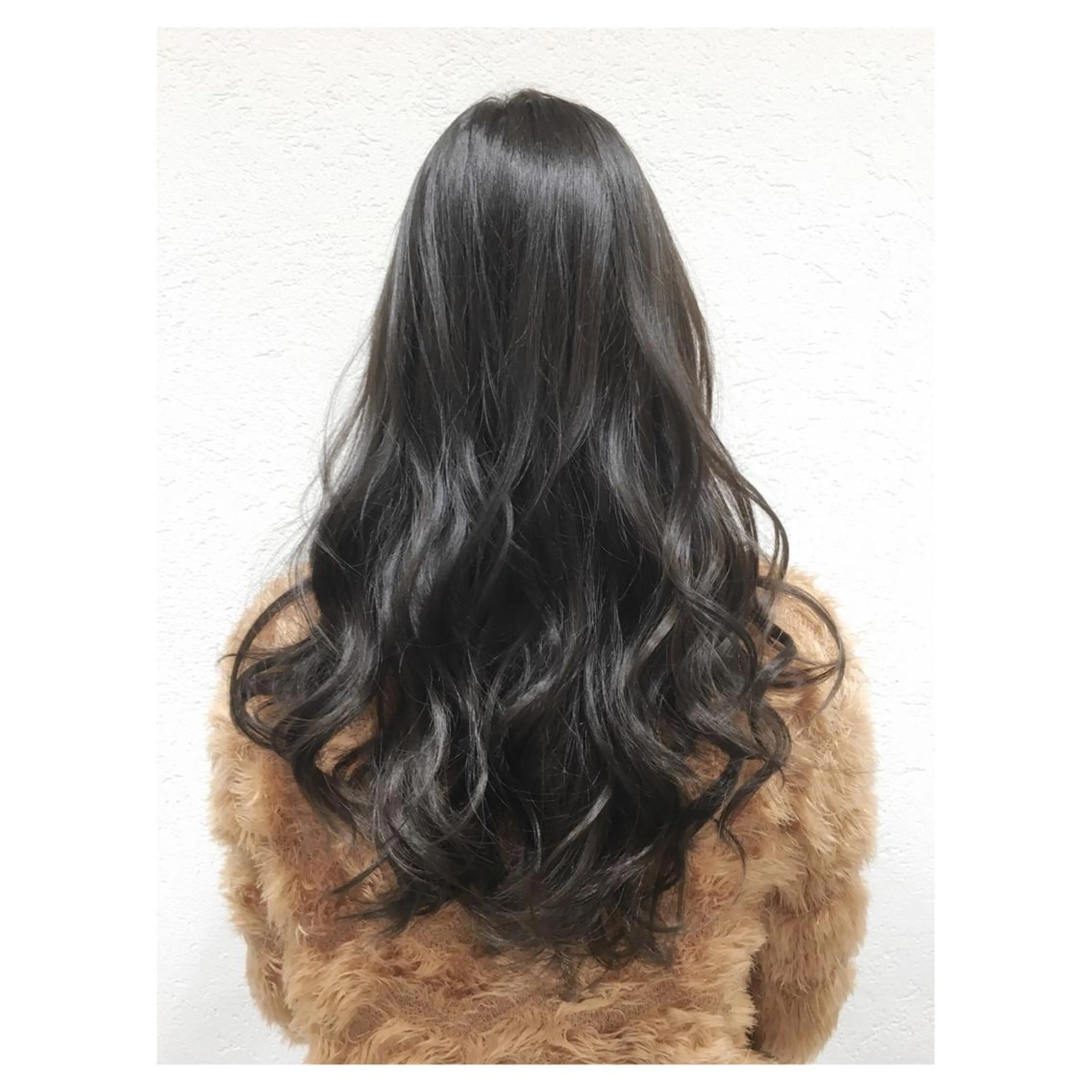 ロング カラー イルミナカラー biscohair 髪にドラマを。のヘアスタイル