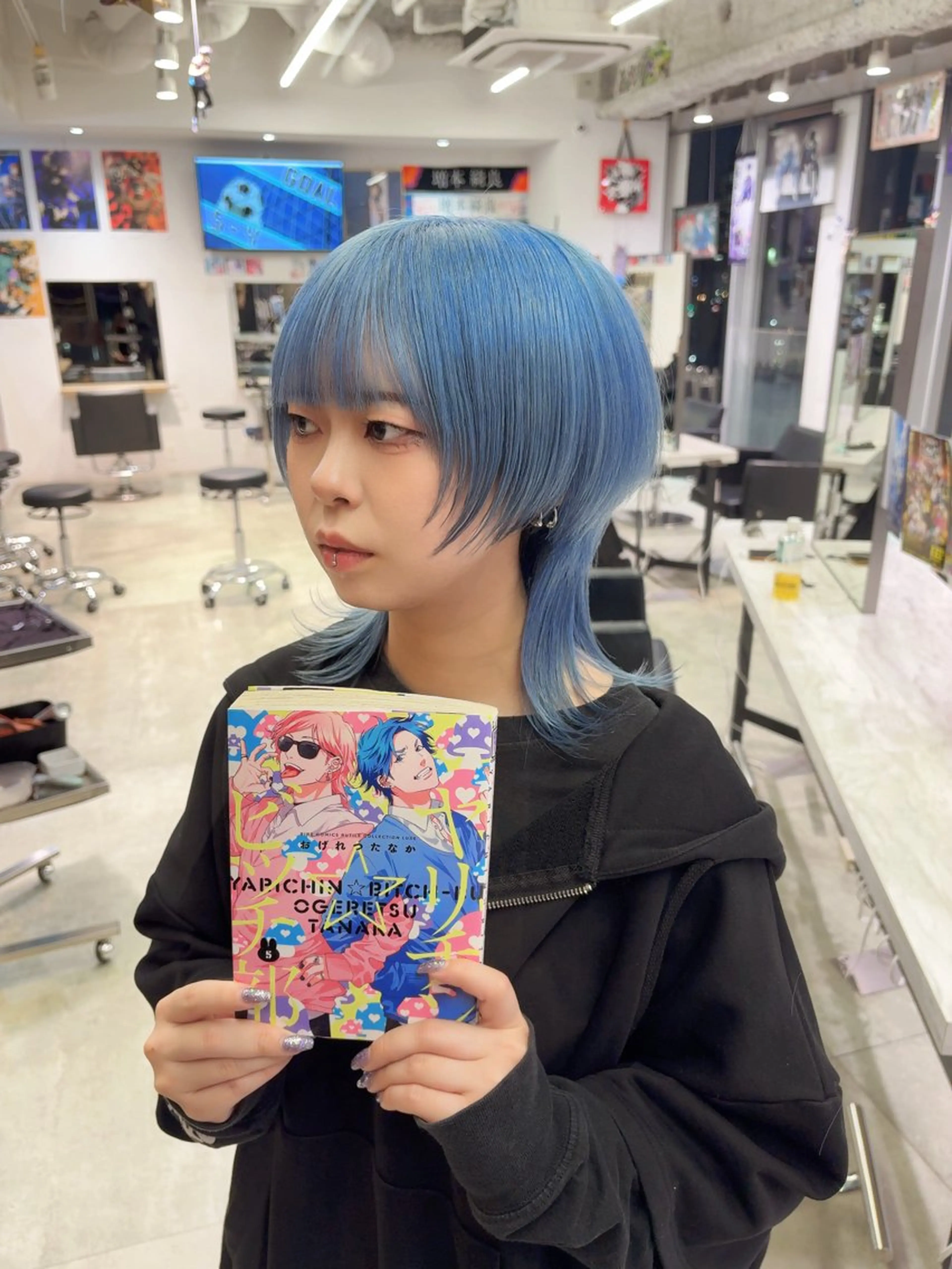 ショート カラー ブリーチ ケアブリーチ ダブルカラー ウルフカット カット ヘアカラー トリートメント ウルフカット 渋谷の人のヘアスタイル