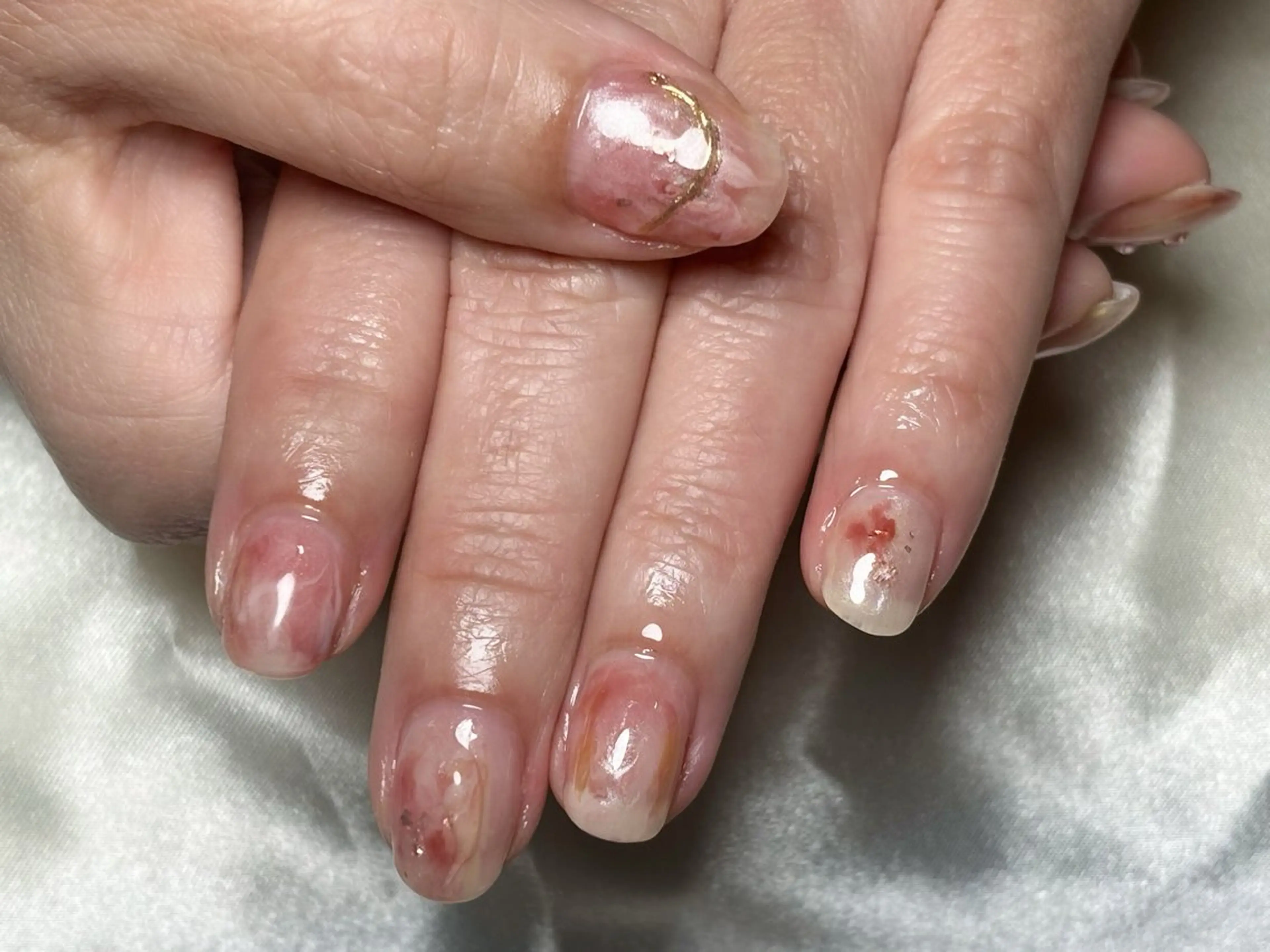 ネイル ニュアンスネイル ハンドネイル ハンドケア ゆう .のネイルデザイン