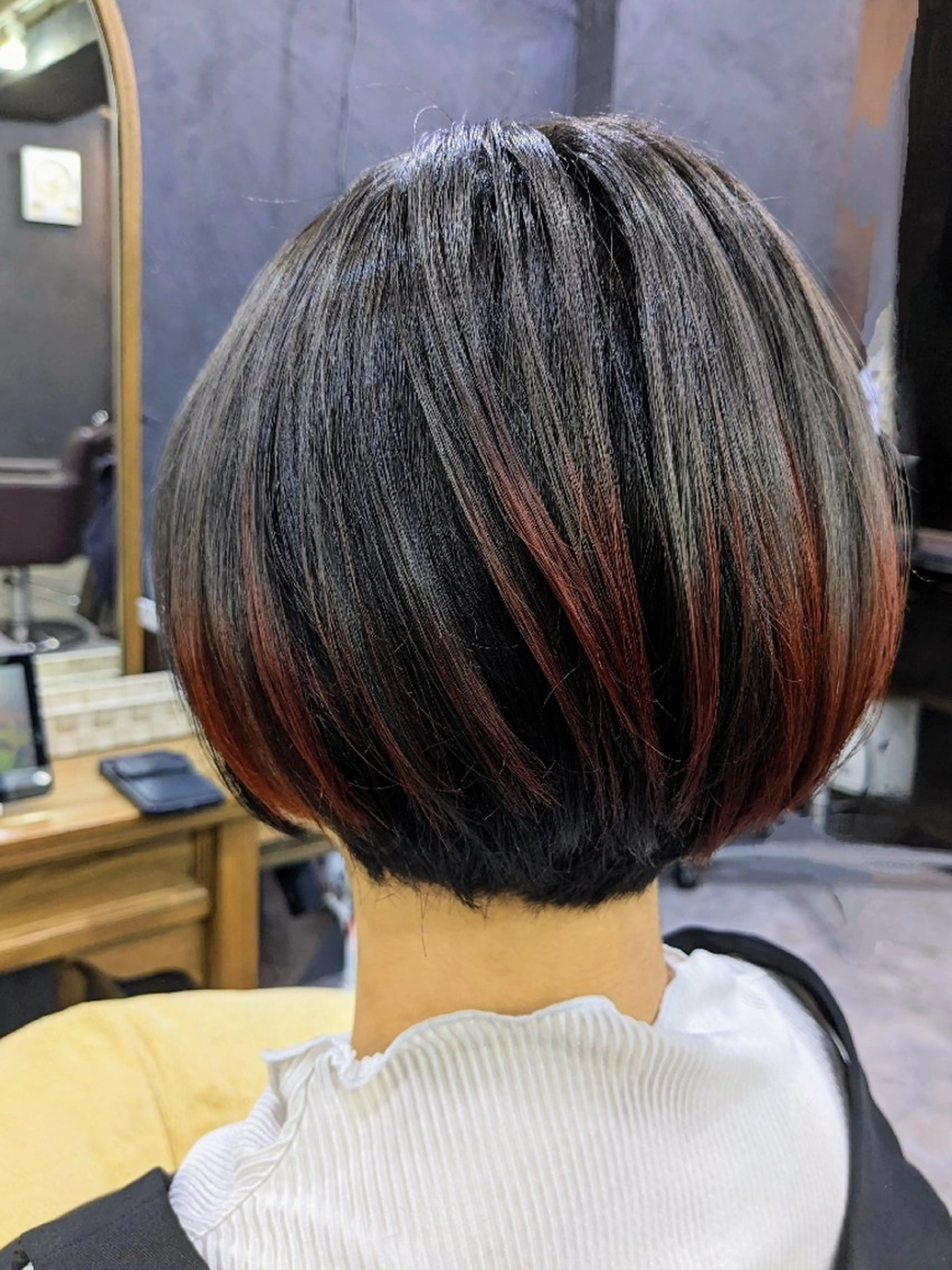 ショート カラー 柴田 えいじのヘアスタイル