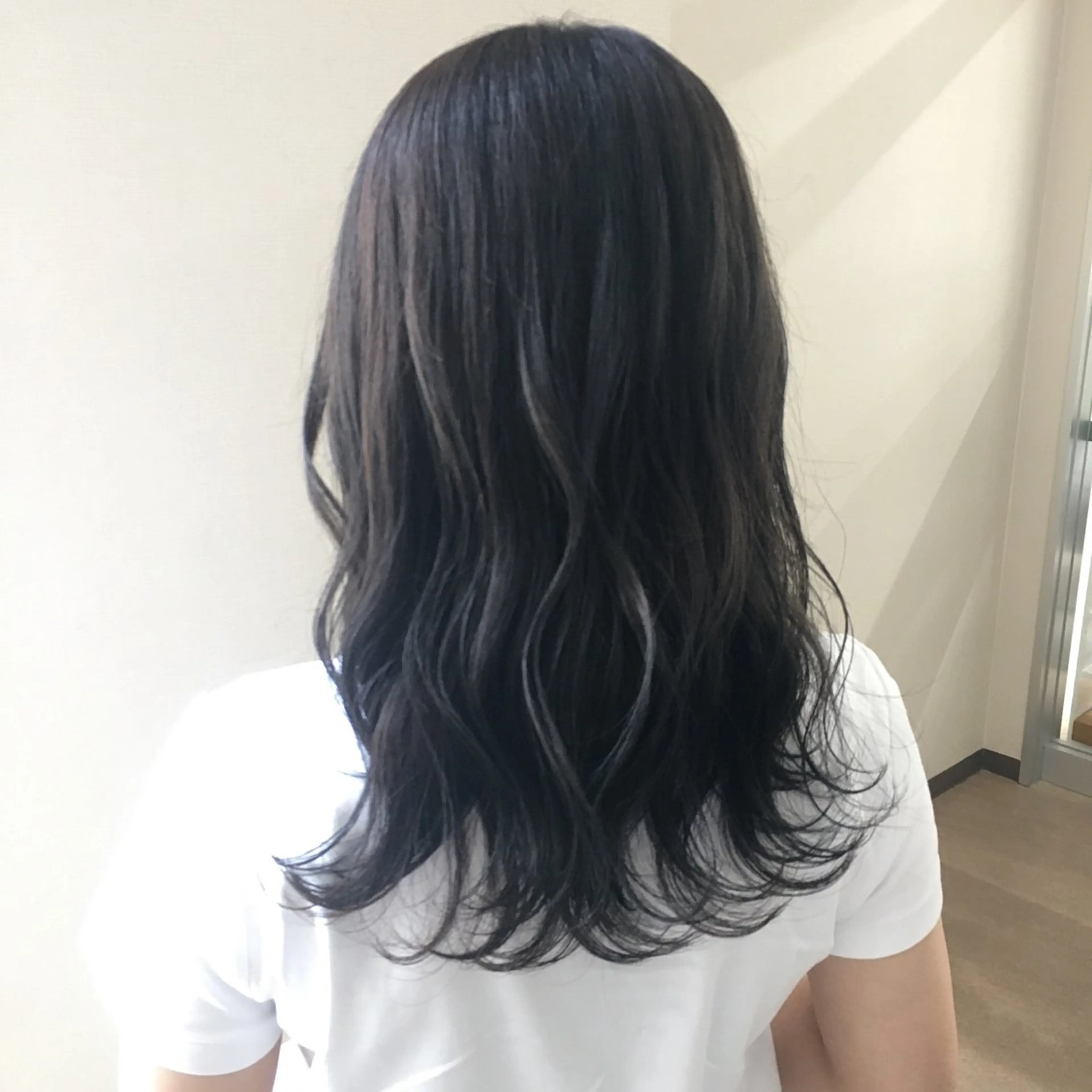 セミロング カット 村上 遥香 店長スタイリストのヘアスタイル