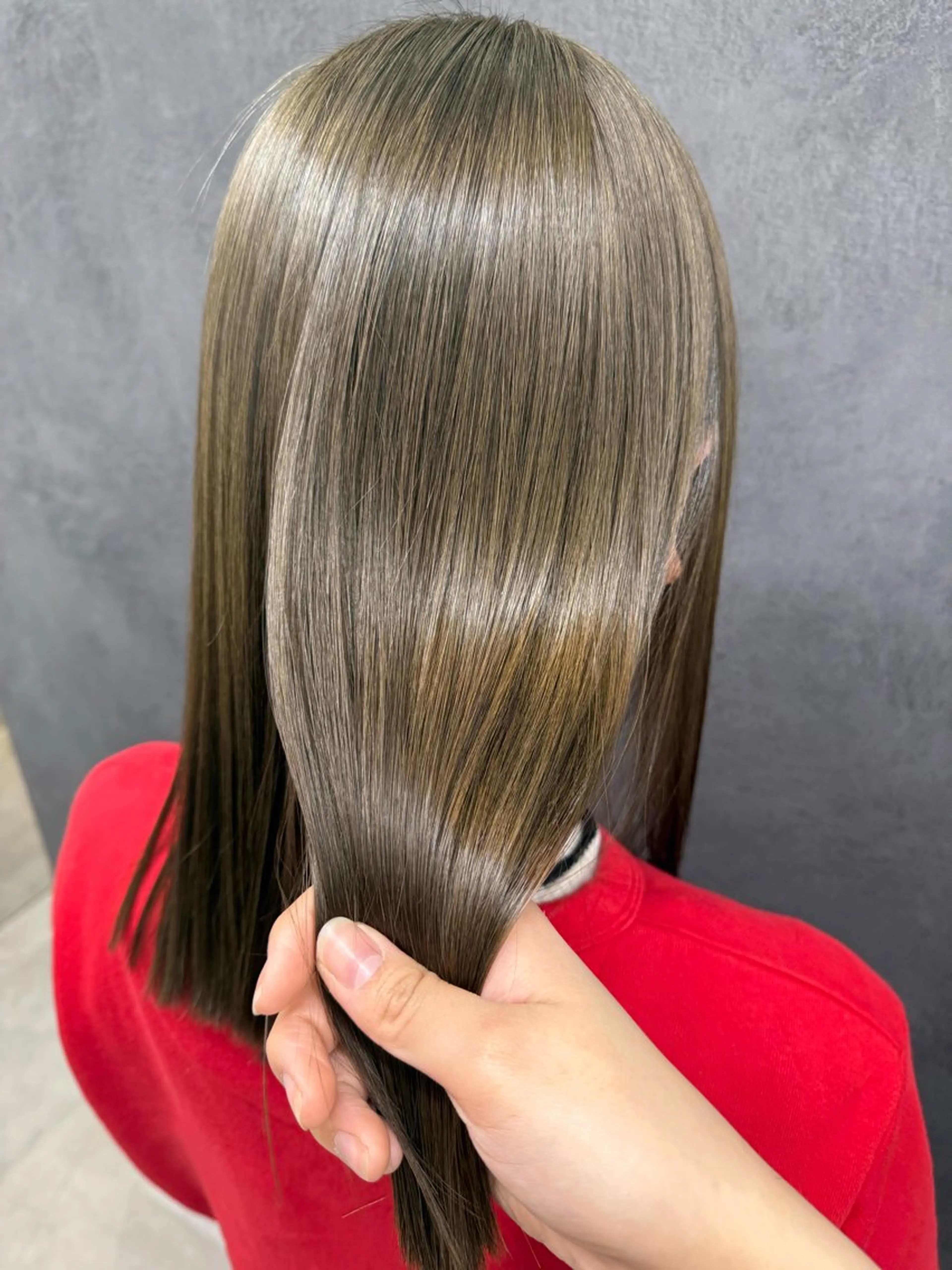 ロング カラー ベージュカラー ブリーチ 透明感カラー オリーブベージュ ヘアカラー トリートメント ボブパーマ/カラー RIN⋆⸜🔔⸝‍⋆のヘアスタイル