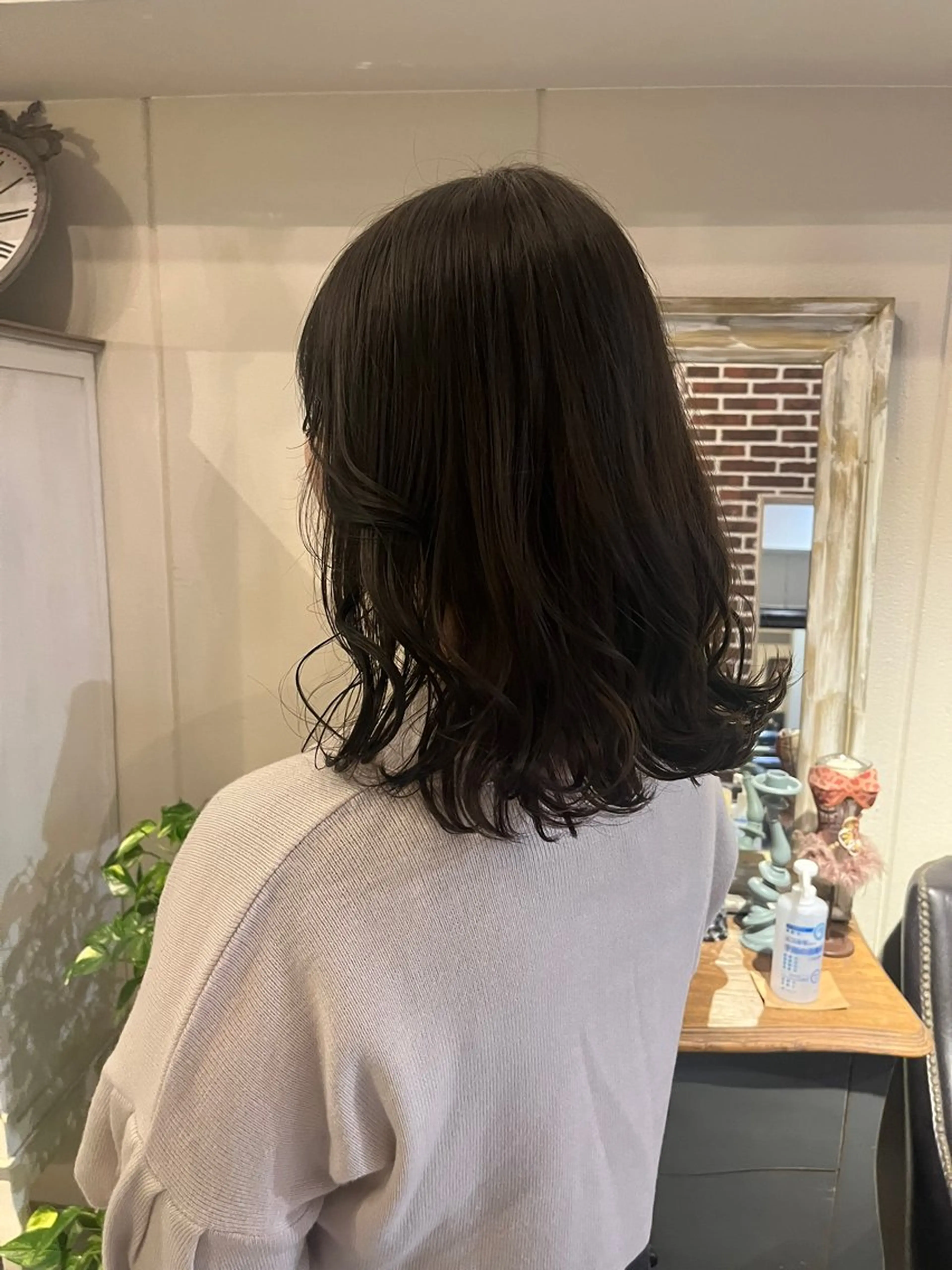 カラー 透明感カラー グレージュ ヘアカラー トリートメント イイダ ヒナのヘアスタイル