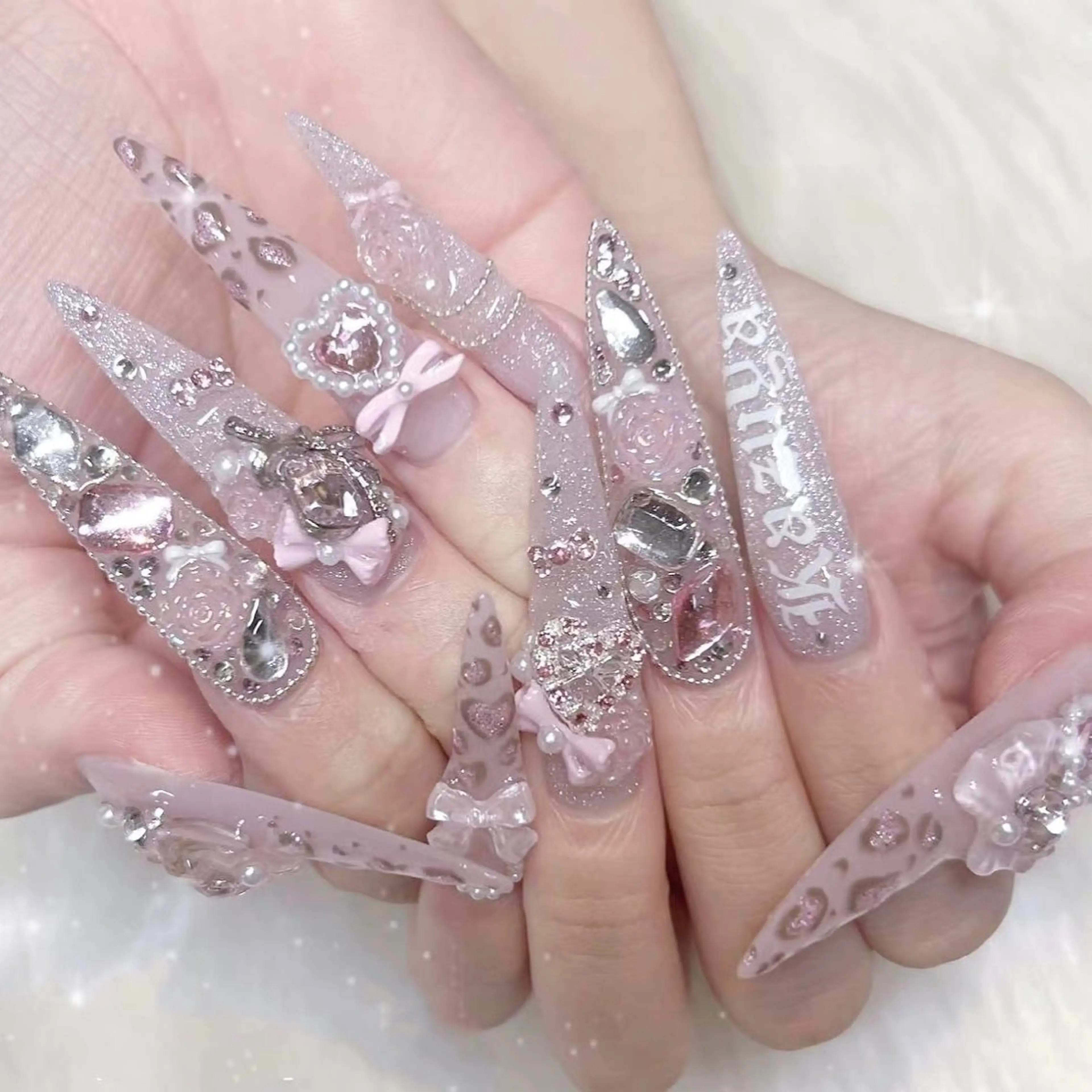 ネイル J&C Nail Salon吉祥寺所属・Yu  Ki ネイルのネイルデザイン