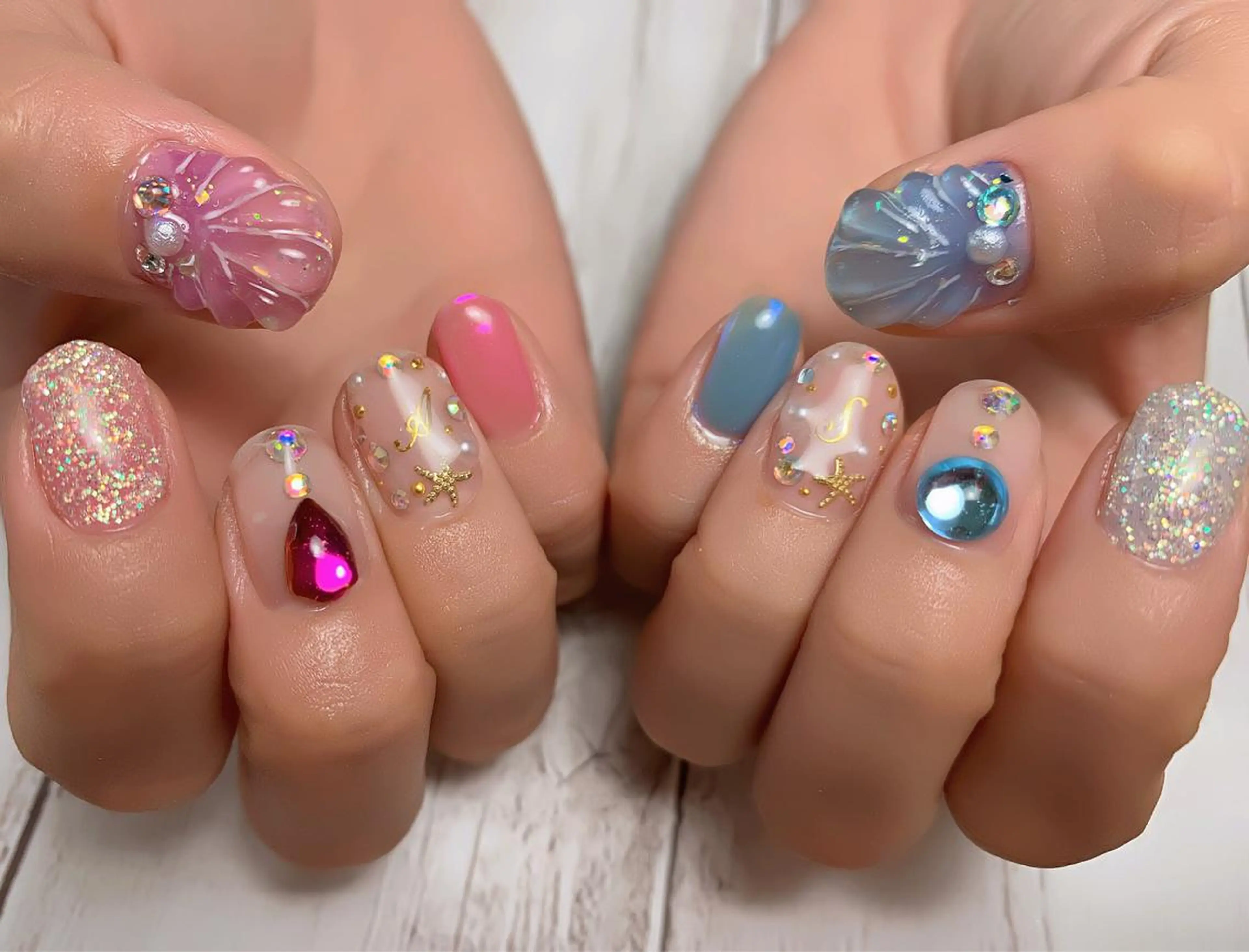 ネイル 菅野 愛花のネイルデザイン