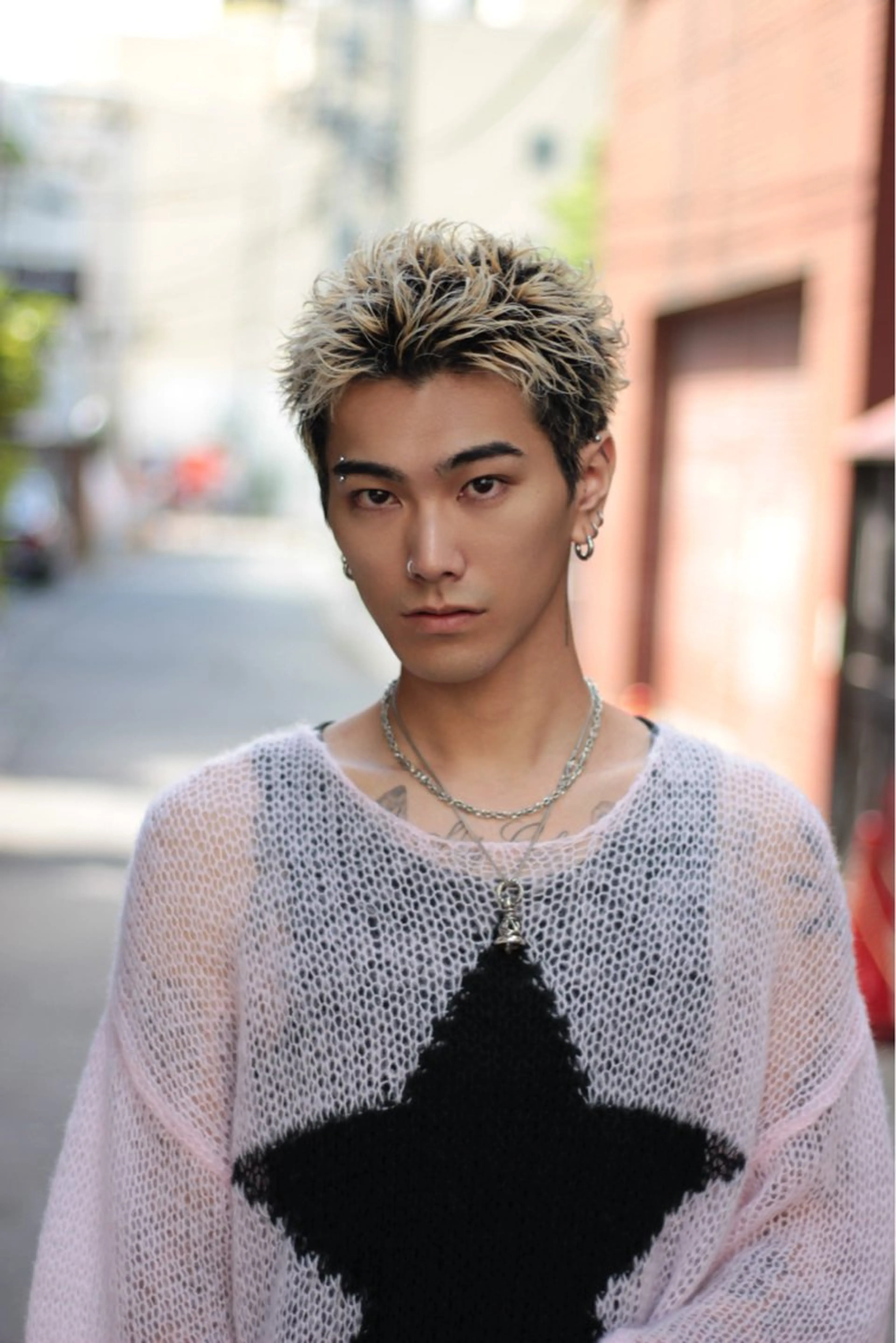 ショート カラー ヘアアレンジ メンズ メンズパーマ メンズツイストパーマ 波巻きパーマ ツイストパーマ 🔥ニュアンス フェザー小林海斗🔥のヘアスタイル