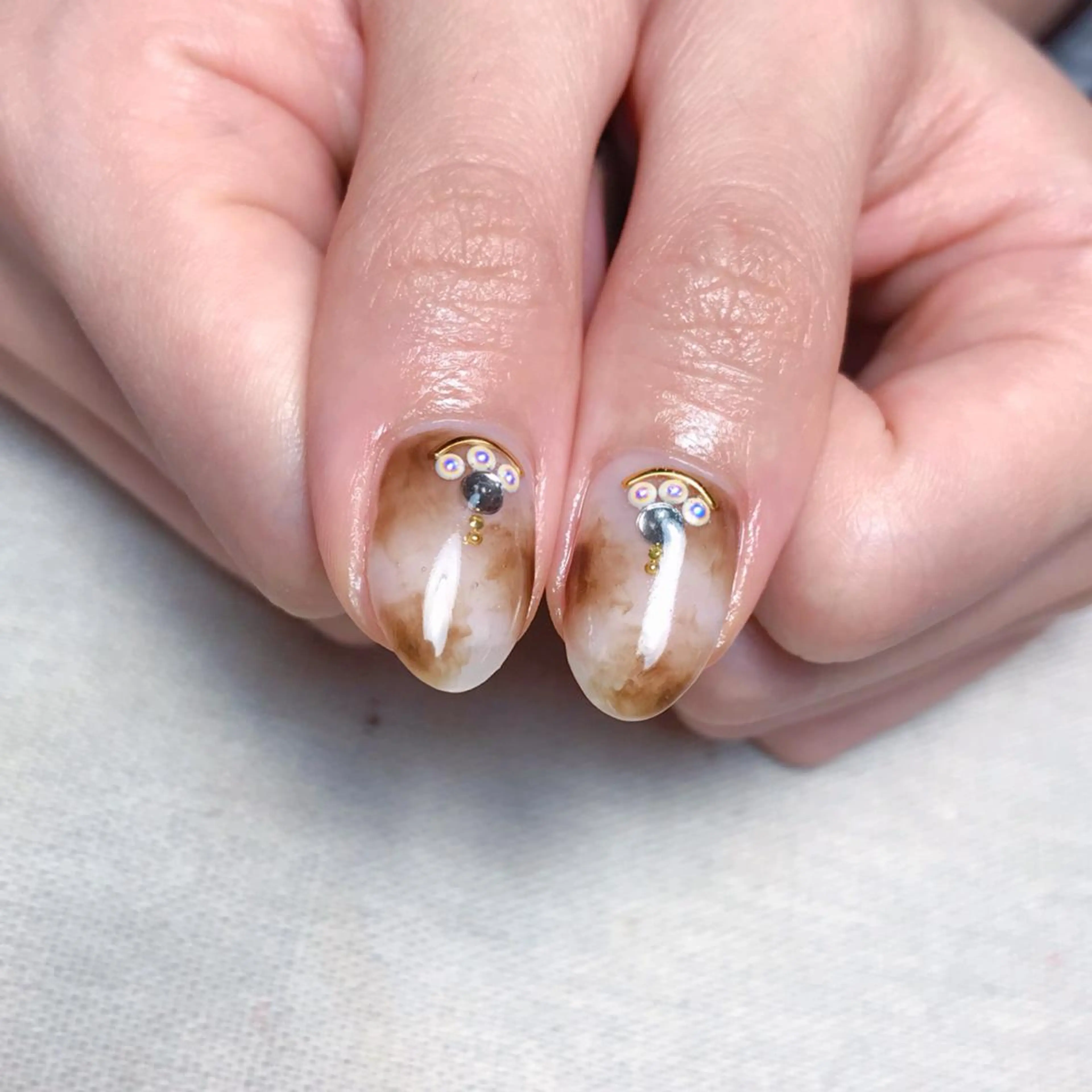 ネイル べっ甲ネイル ハンドネイル 💅chainail _aiのネイルデザイン