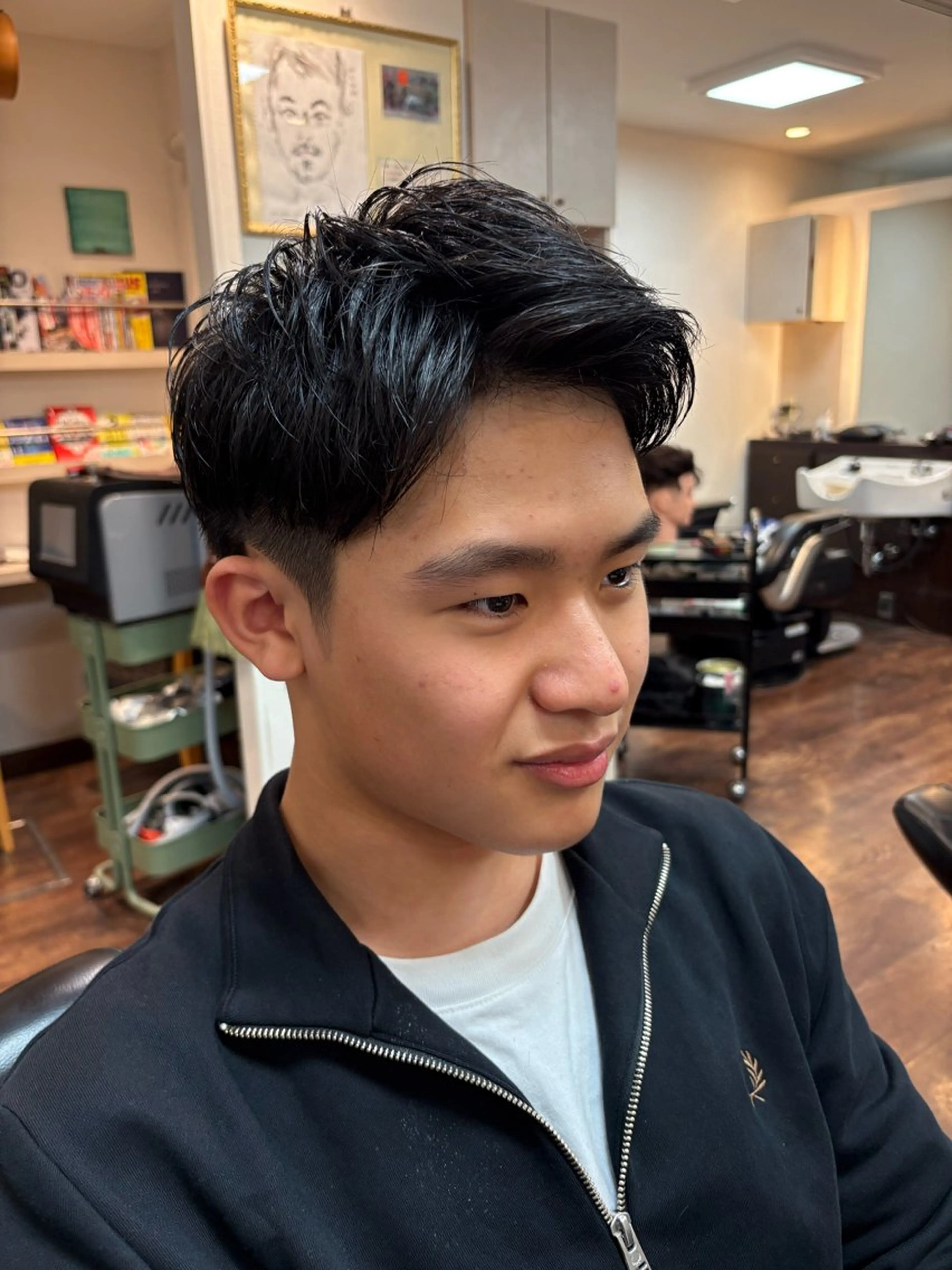 ショート メンズ 学生（メンズ向け） ツーブロック 刈り上げ 学生 吉田 秀斗のヘアスタイル