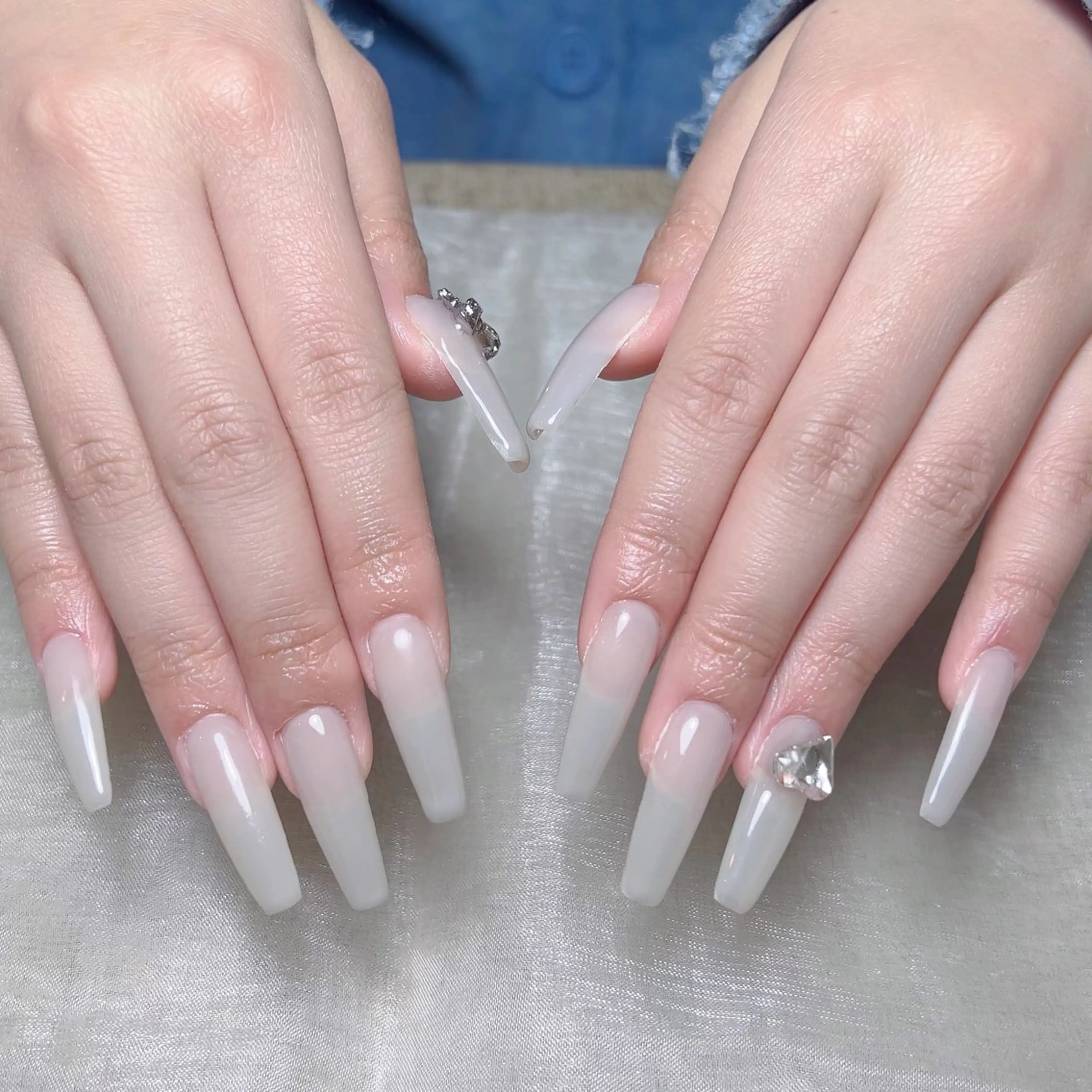 メンズ ネイル メンズ韓国風 アートネイル オーロラネイル ガーリー キラキラネイル Nail salon 木にいるのネイルデザイン