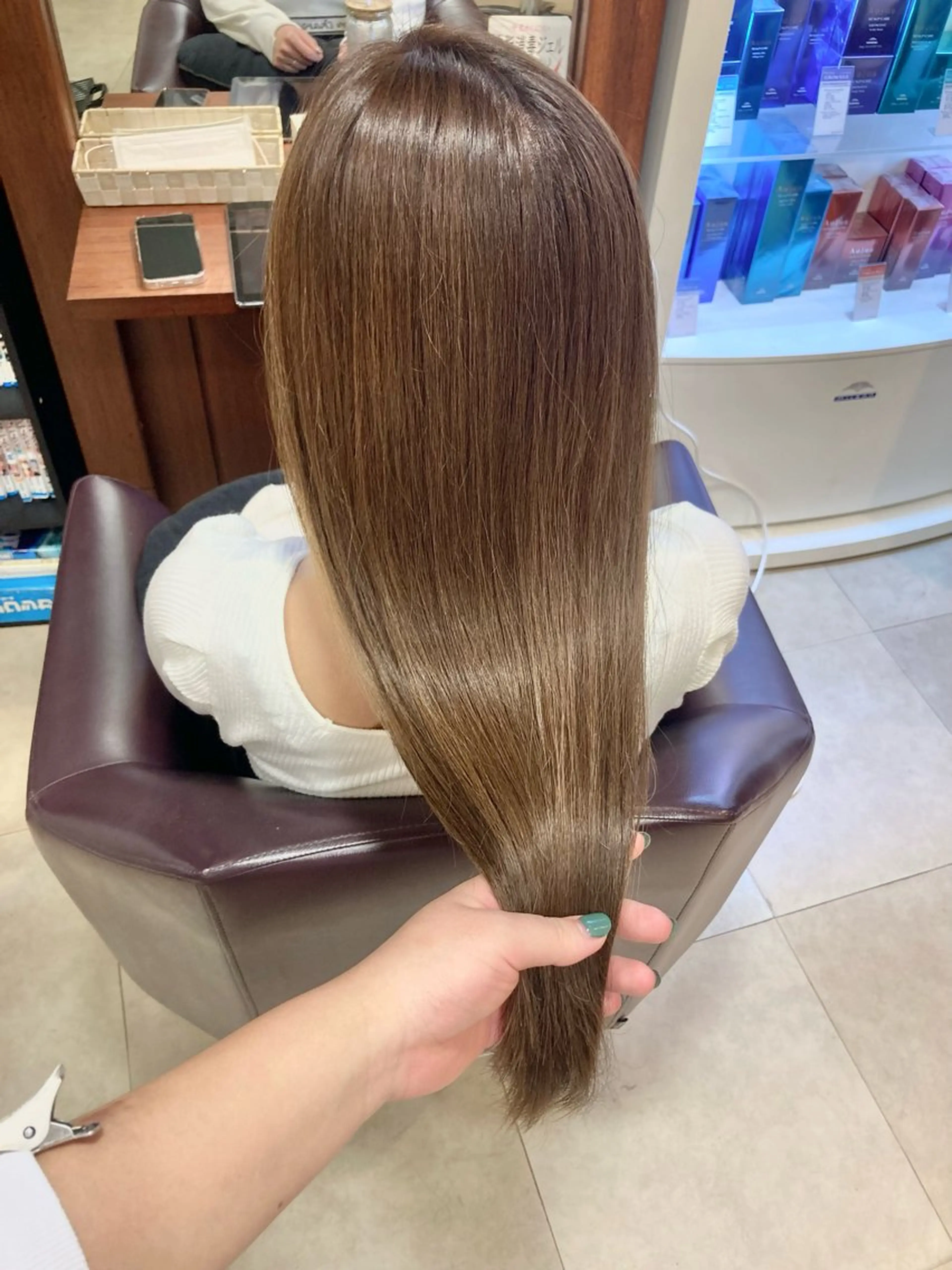 ロング カラー ベージュカラー ブリーチ ミルクティーベージュ ブリーチなしカラー カット ヘアカラー トリートメント カットが上手い 💇♂🌸サク🌸のヘアスタイル