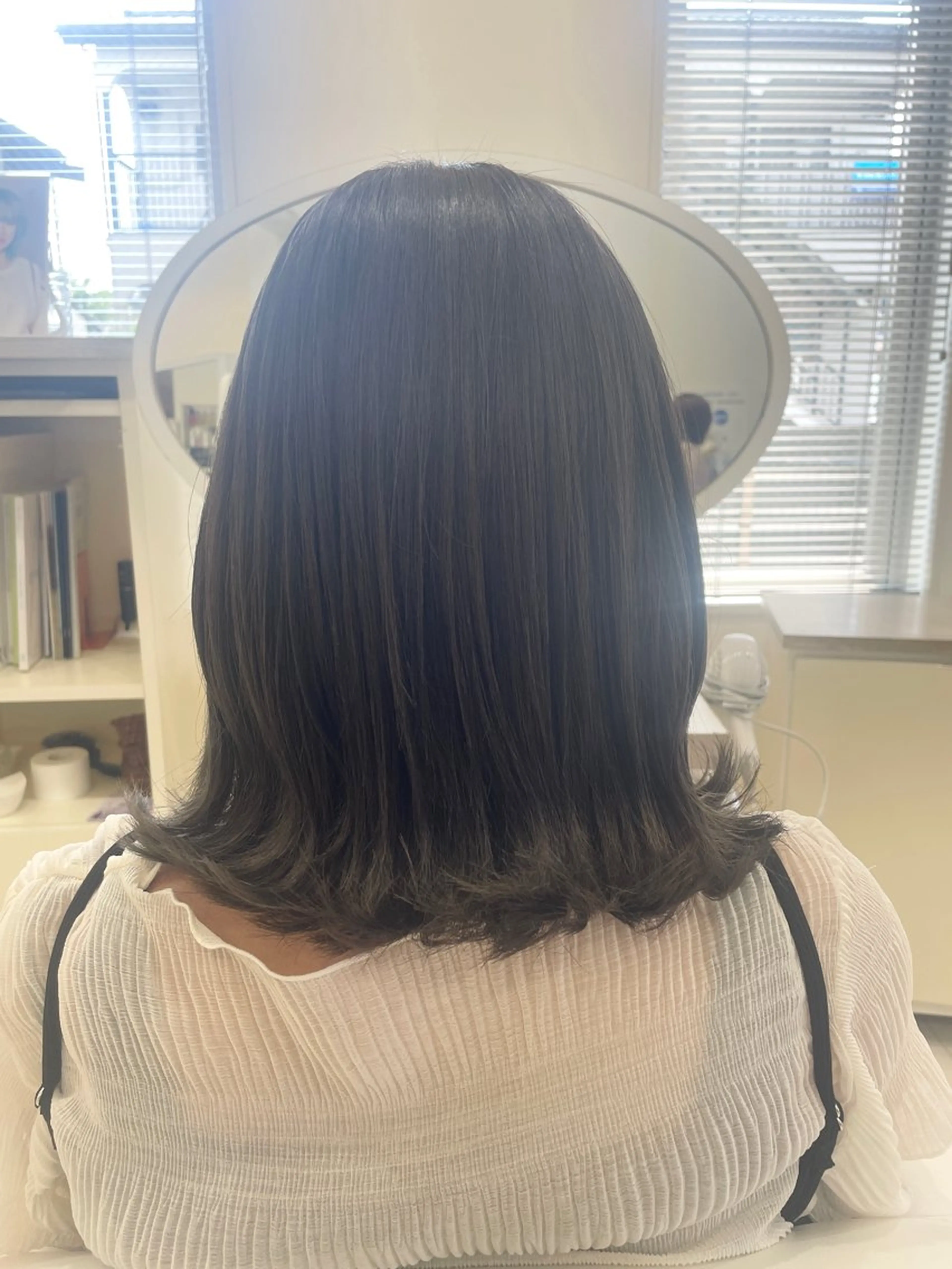 ミディアム カラー ベージュカラー オリーブベージュ ヘアカラー トリートメント 秋山 麗奈のヘアスタイル