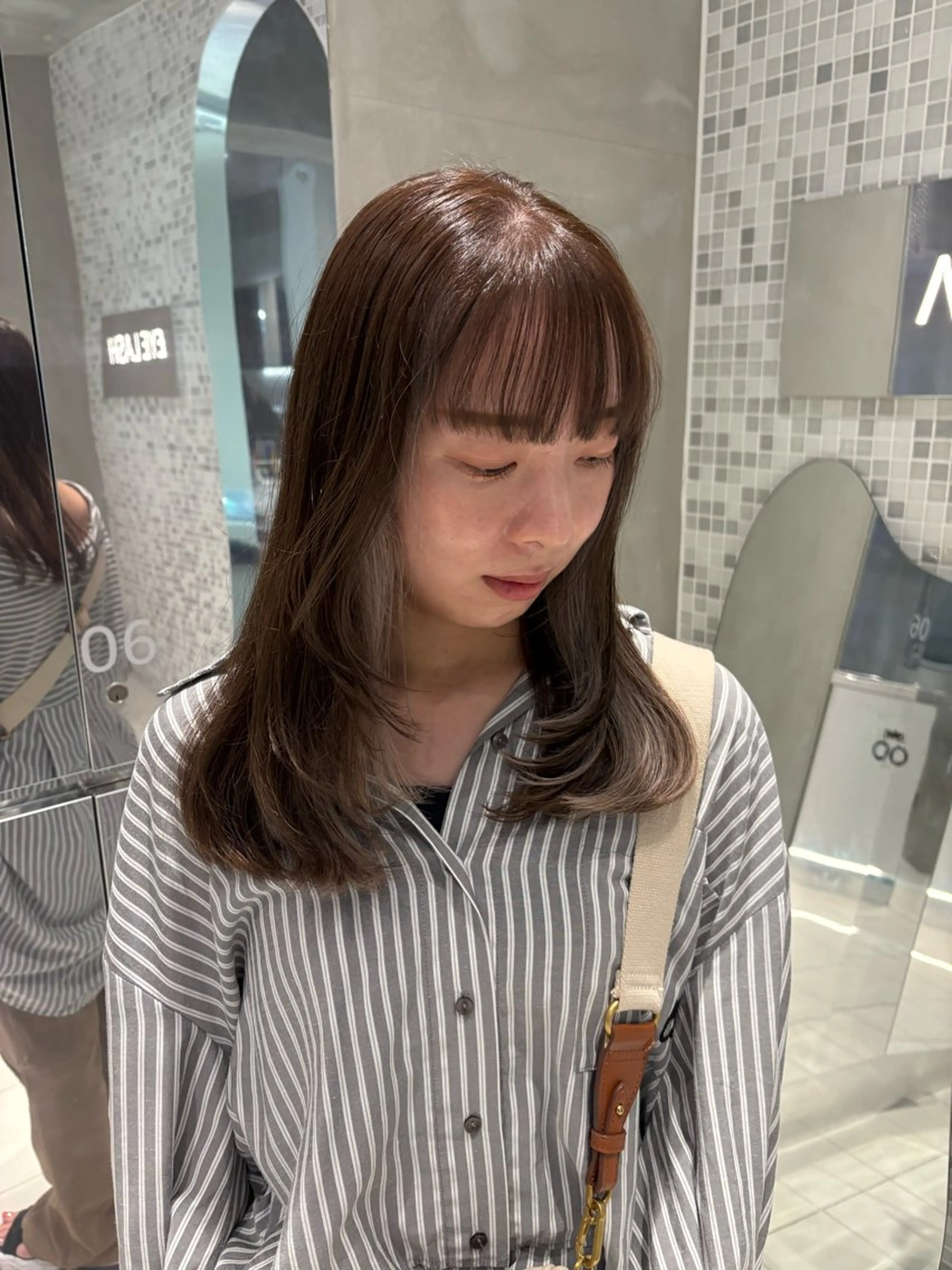 セミロング カラー グレージュ ヘアカラー 透明感カラー🫧 nanohaのヘアスタイル