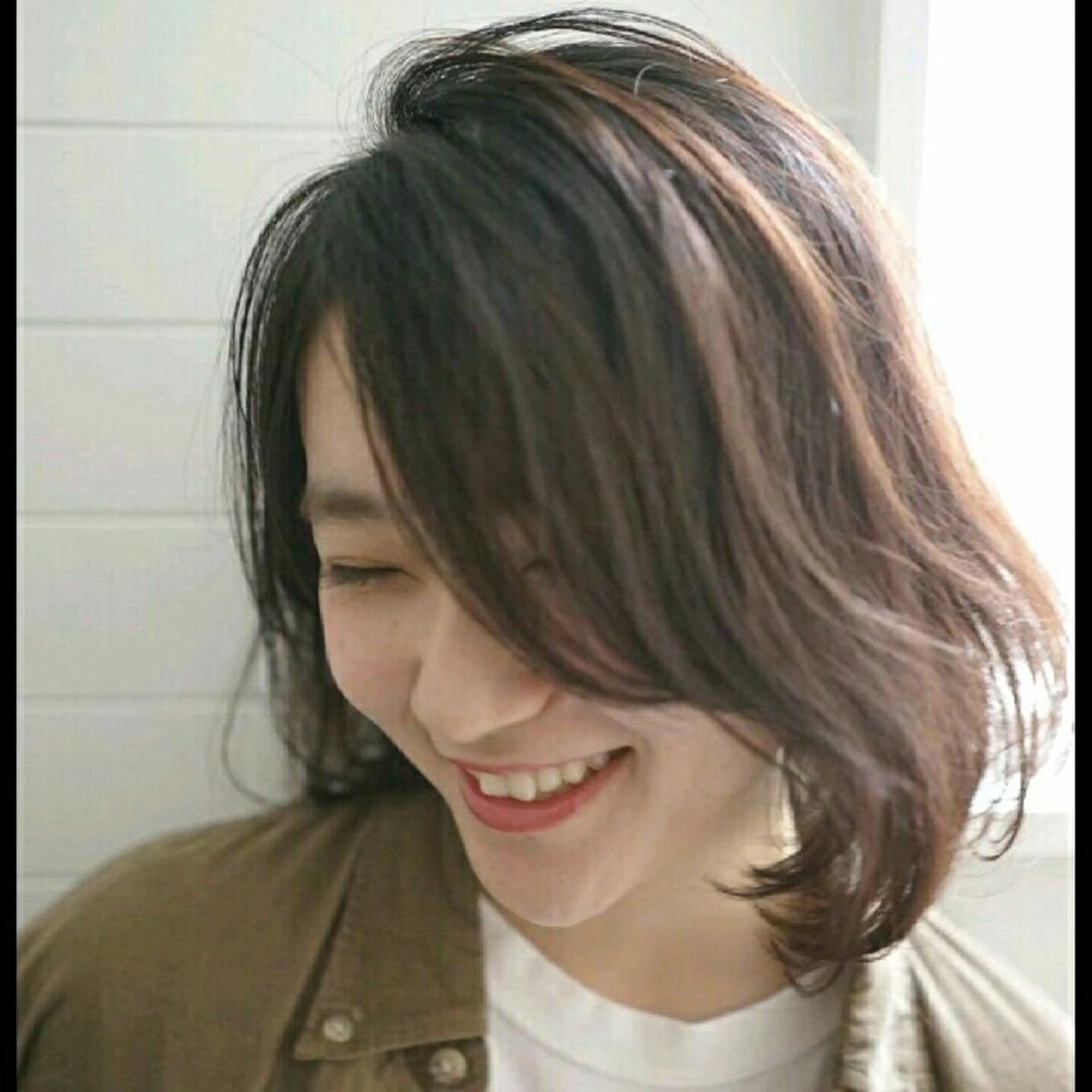 ミディアム カラー パーマ カット ヘアカラー トリートメント 小田川 竜也のヘアスタイル