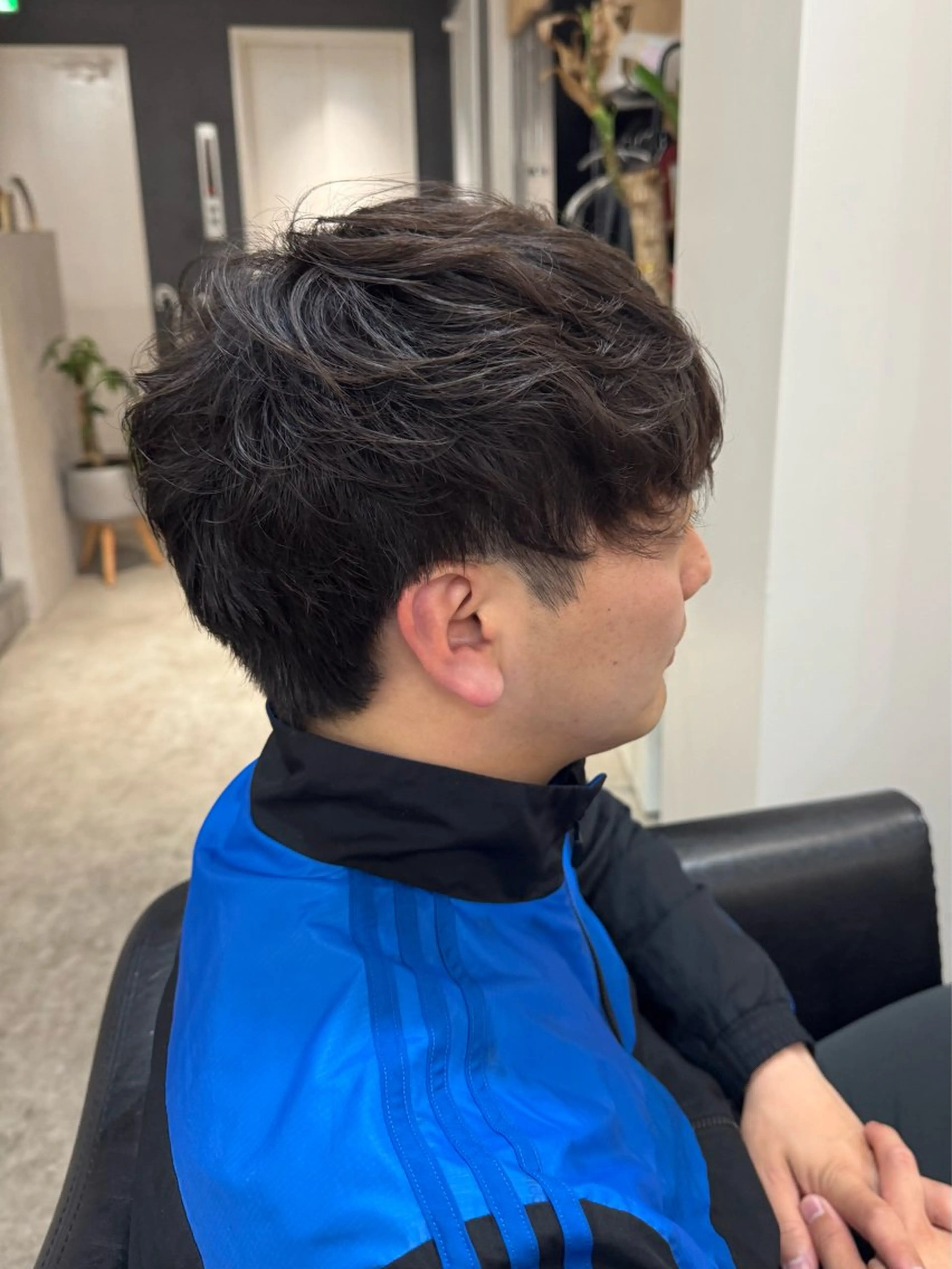 メンズ カット レイヤー/ハイトーン ヒガシサヨのヘアスタイル